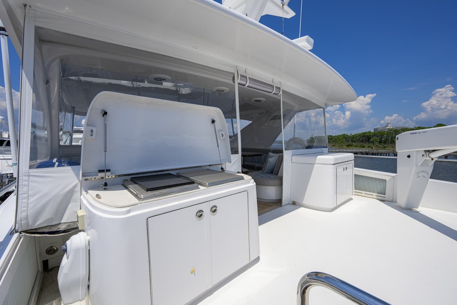 2013 Hatteras 80 Motor Yacht