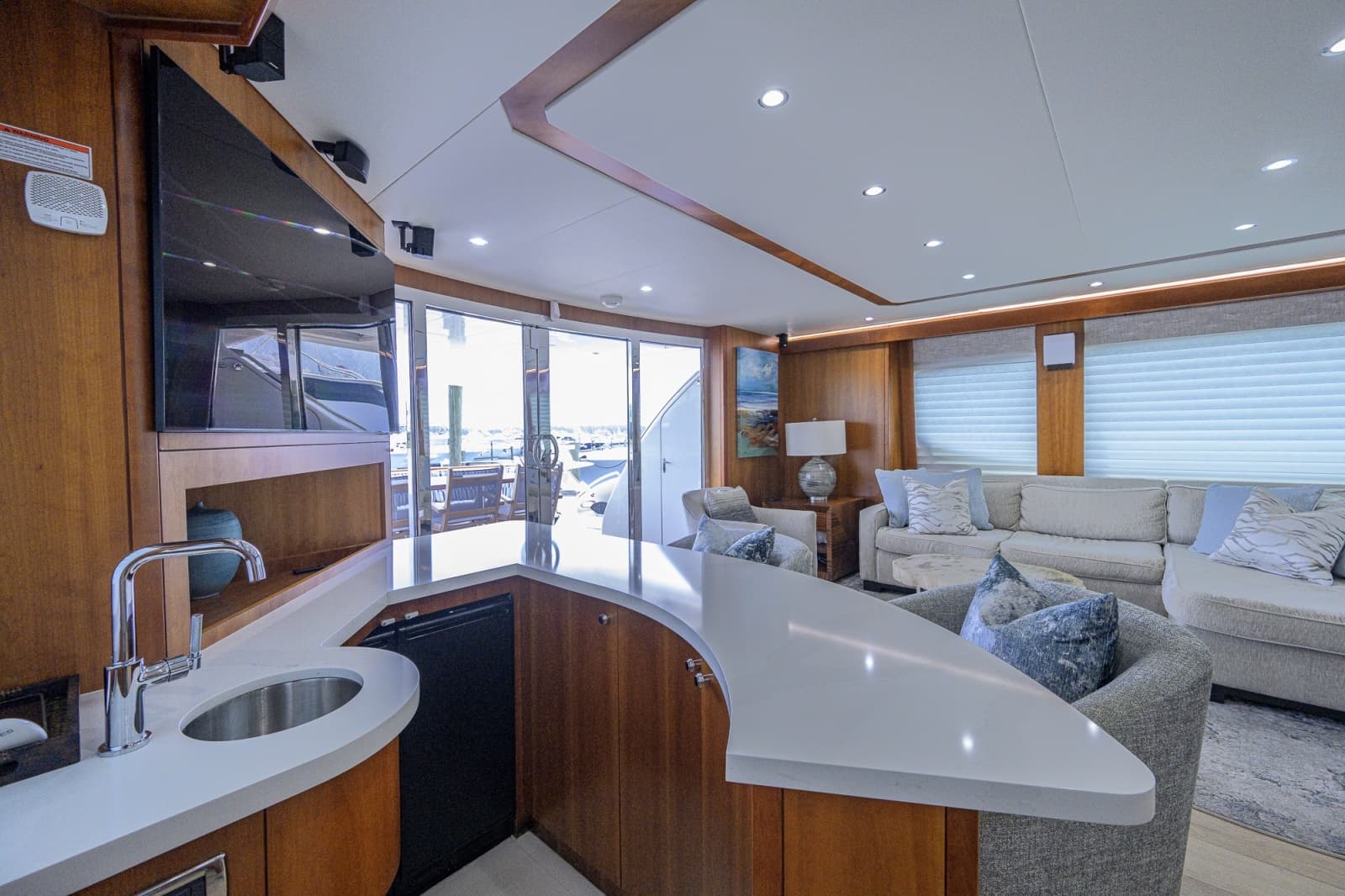 2013 Hatteras 80 Motor Yacht