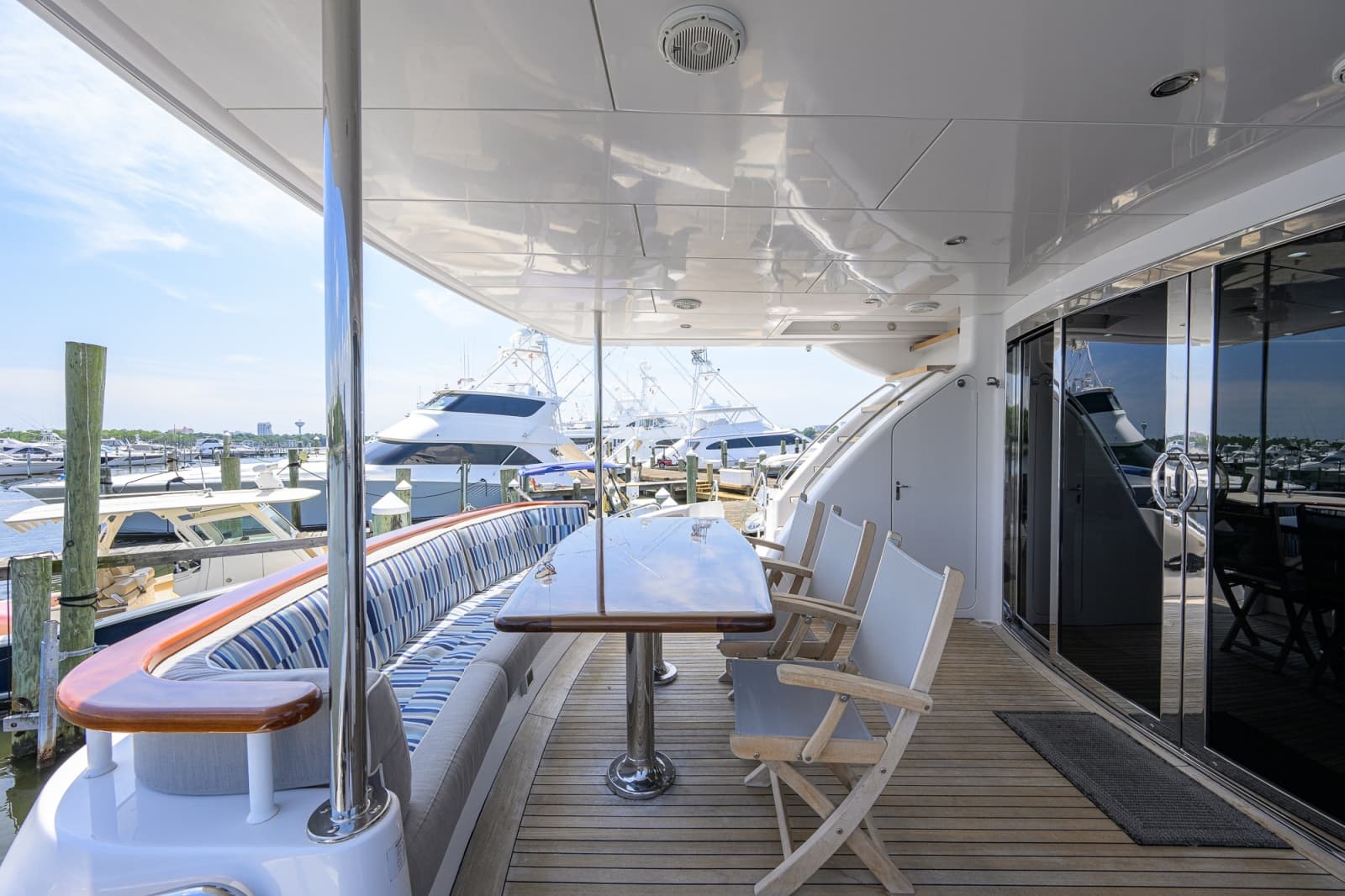 2013 Hatteras 80 Motor Yacht