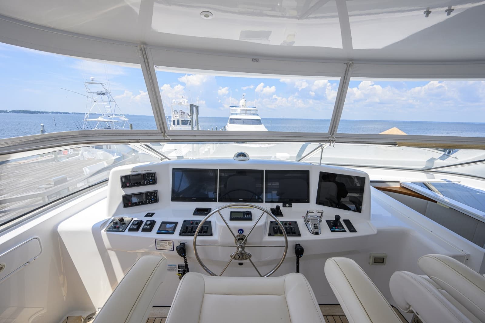 2013 Hatteras 80 Motor Yacht