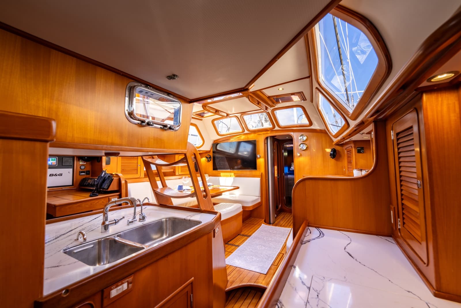 2004 Hylas 54 Center Cockpit