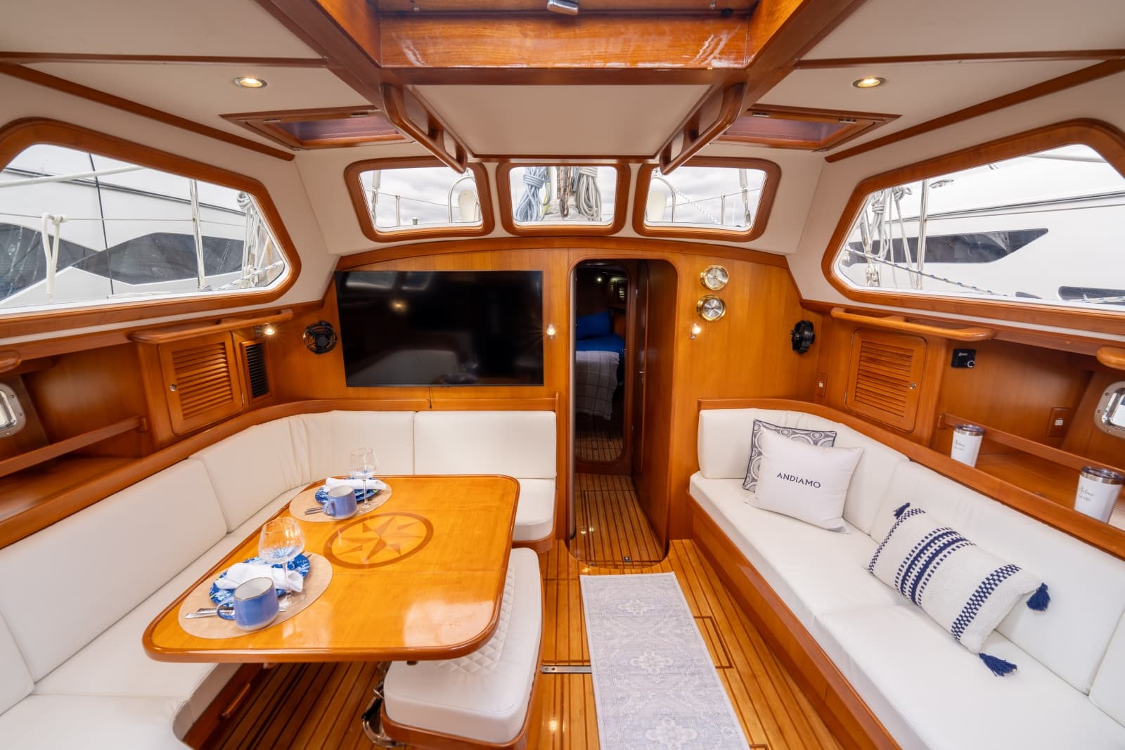 2004 Hylas 54 Center Cockpit