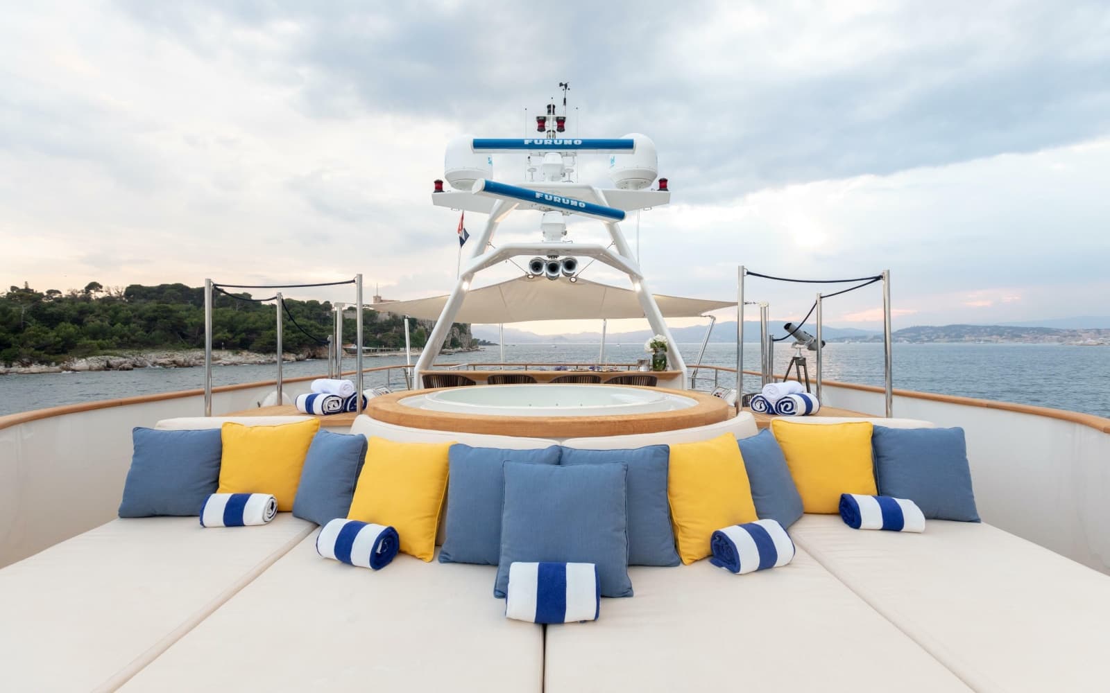 Bow Sun Deck