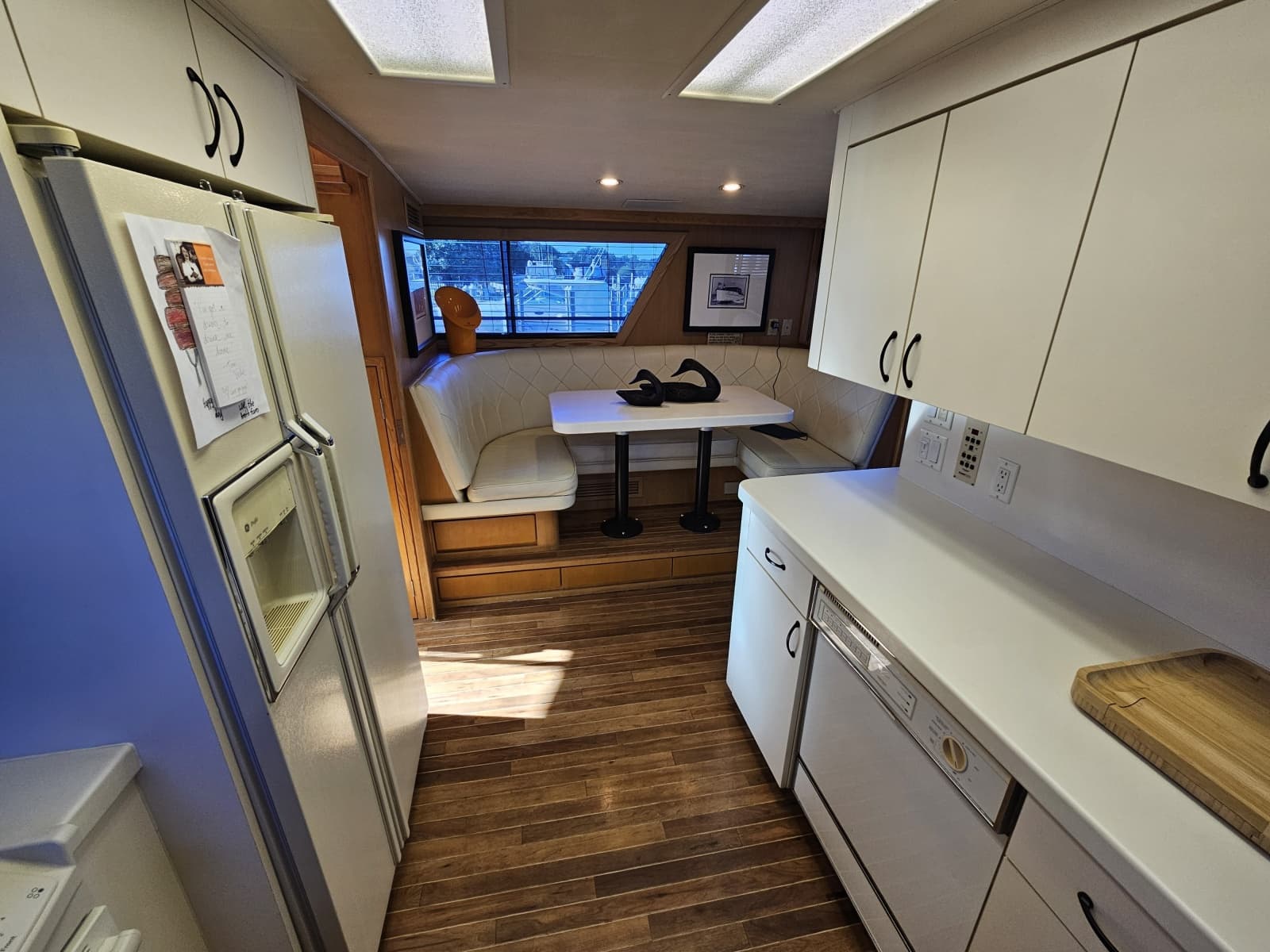 1991 Hatteras 70 Cockpit Motor Yacht