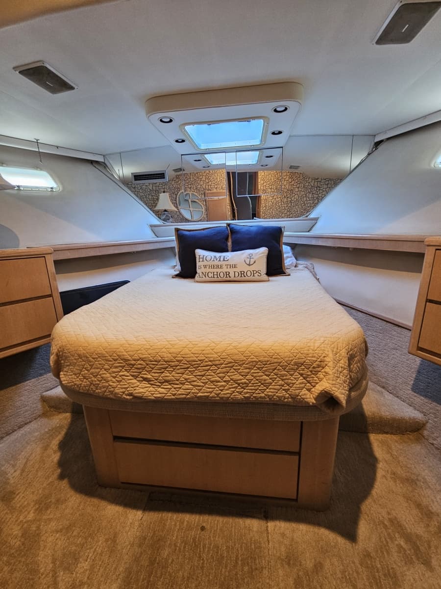 1991 Hatteras 70 Cockpit Motor Yacht