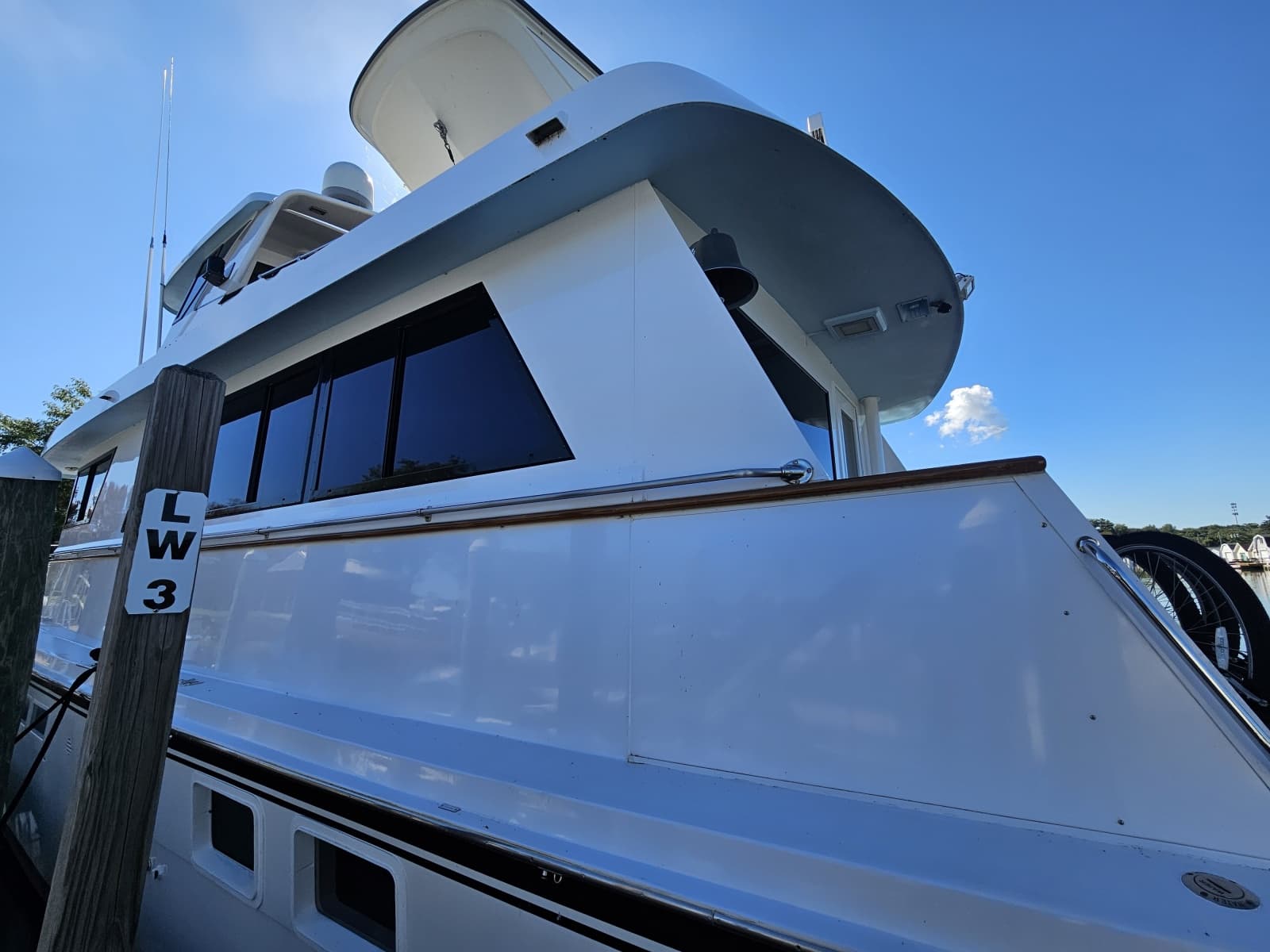 1991 Hatteras 70 Cockpit Motor Yacht