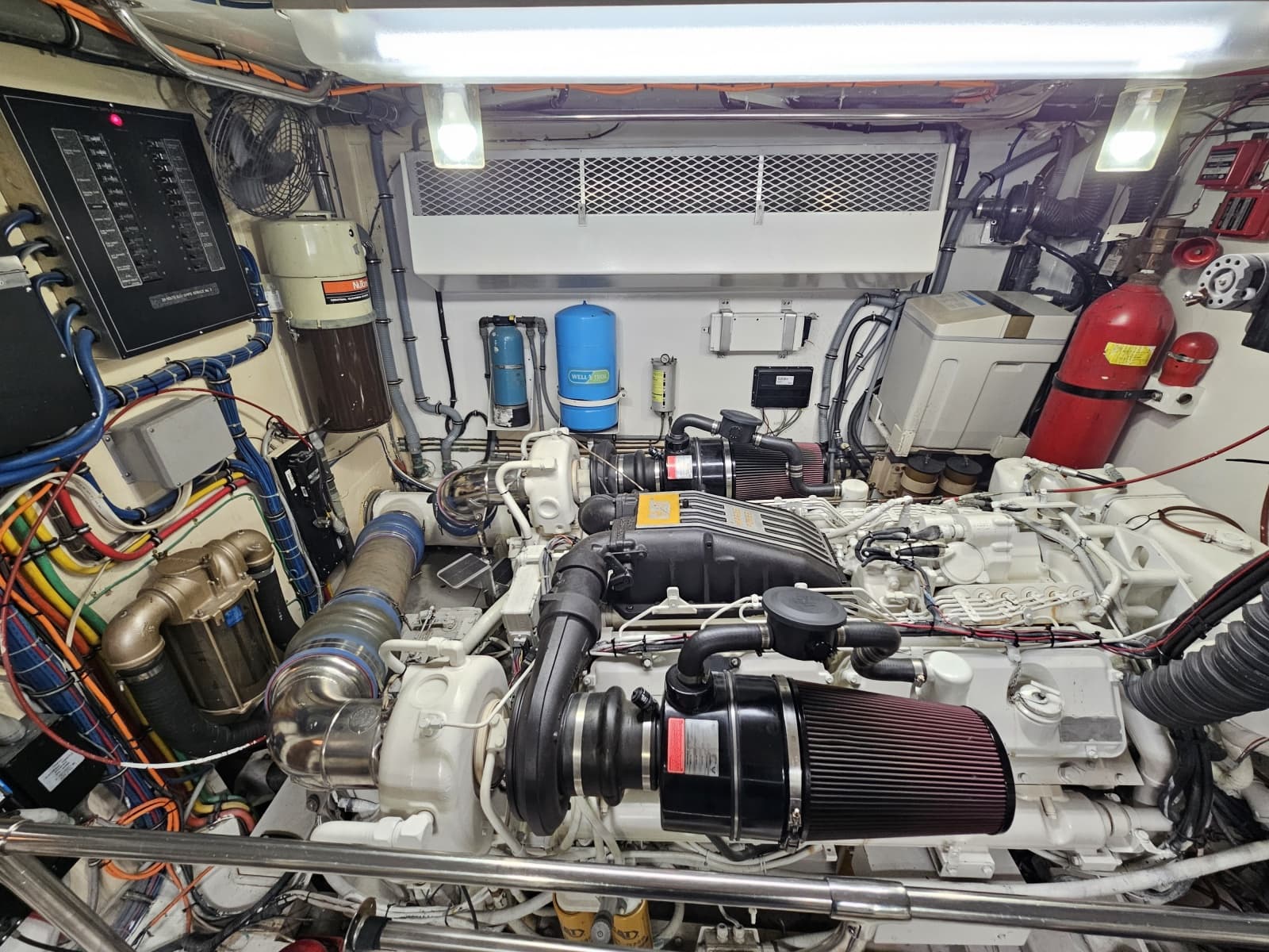 1991 Hatteras 70 Cockpit Motor Yacht
