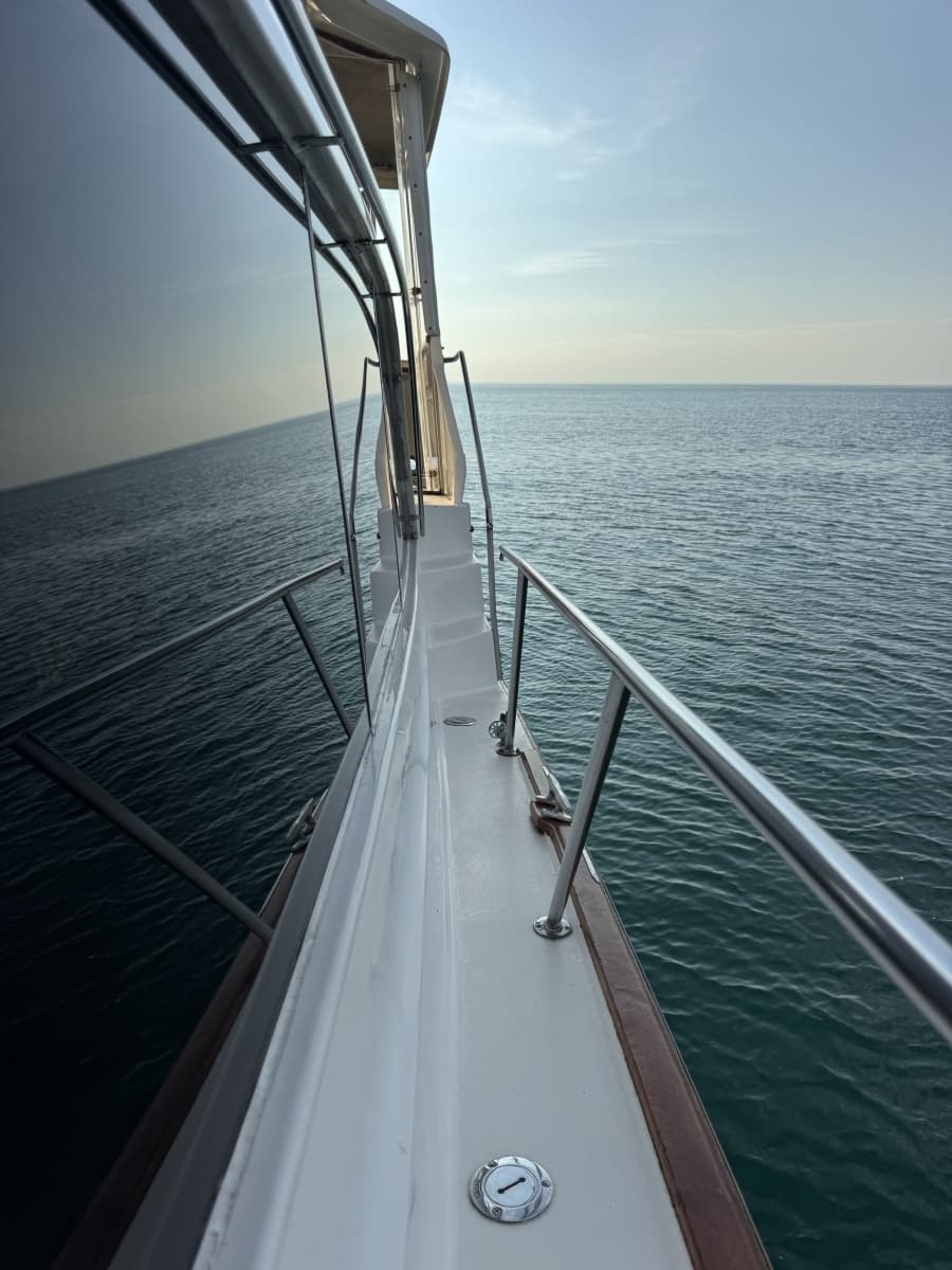1985 Ocean Yachts 46 Sunliner