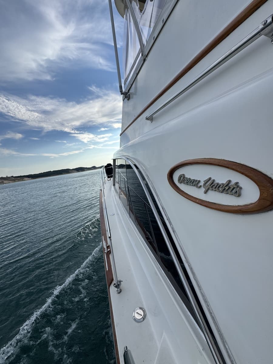 1985 Ocean Yachts 46 Sunliner
