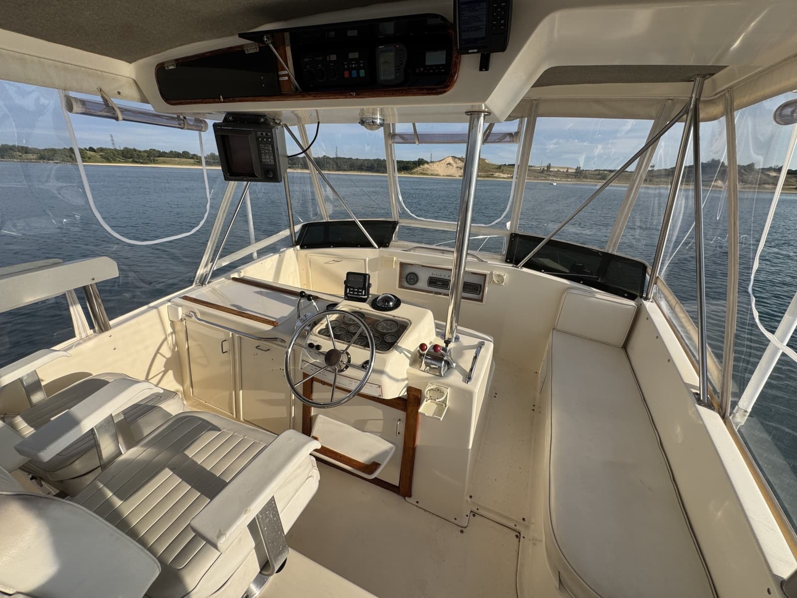 1985 Ocean Yachts 46 Sunliner