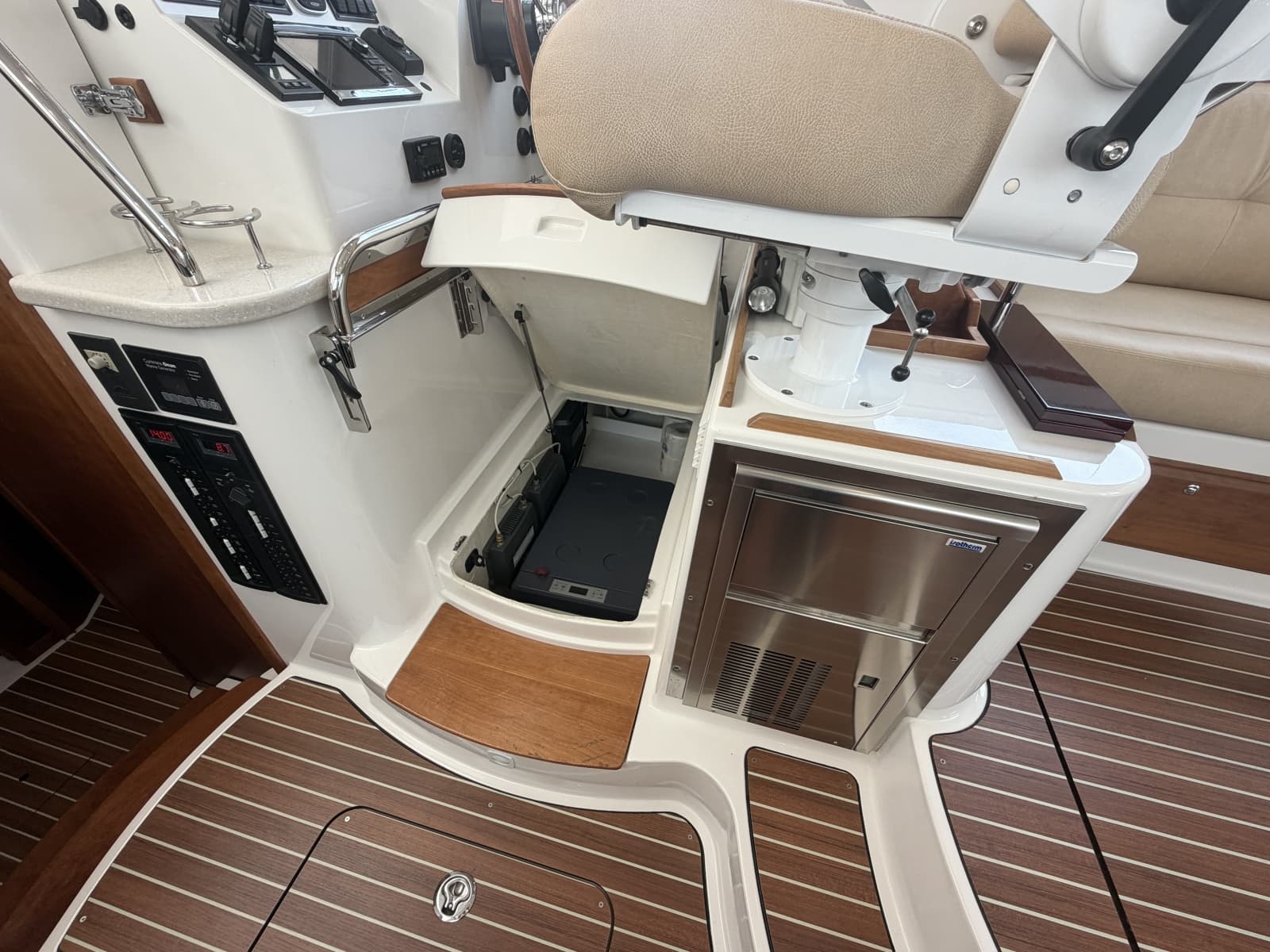 2017 Back Cove 37