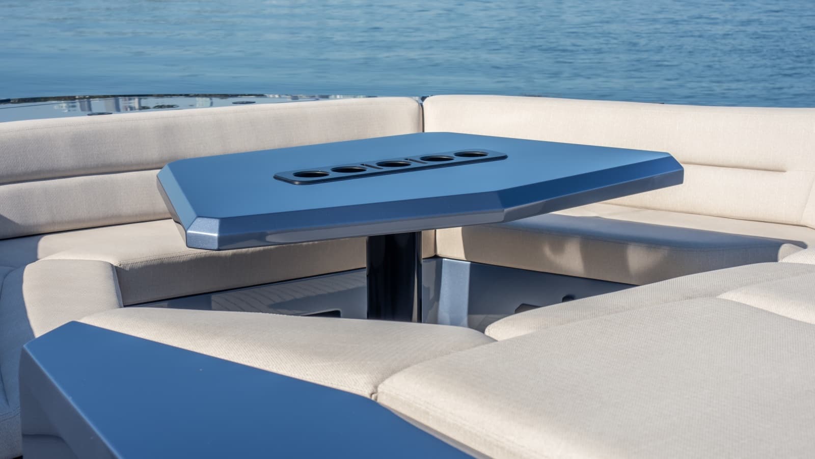 2026 Vanquish Yachts VQ70