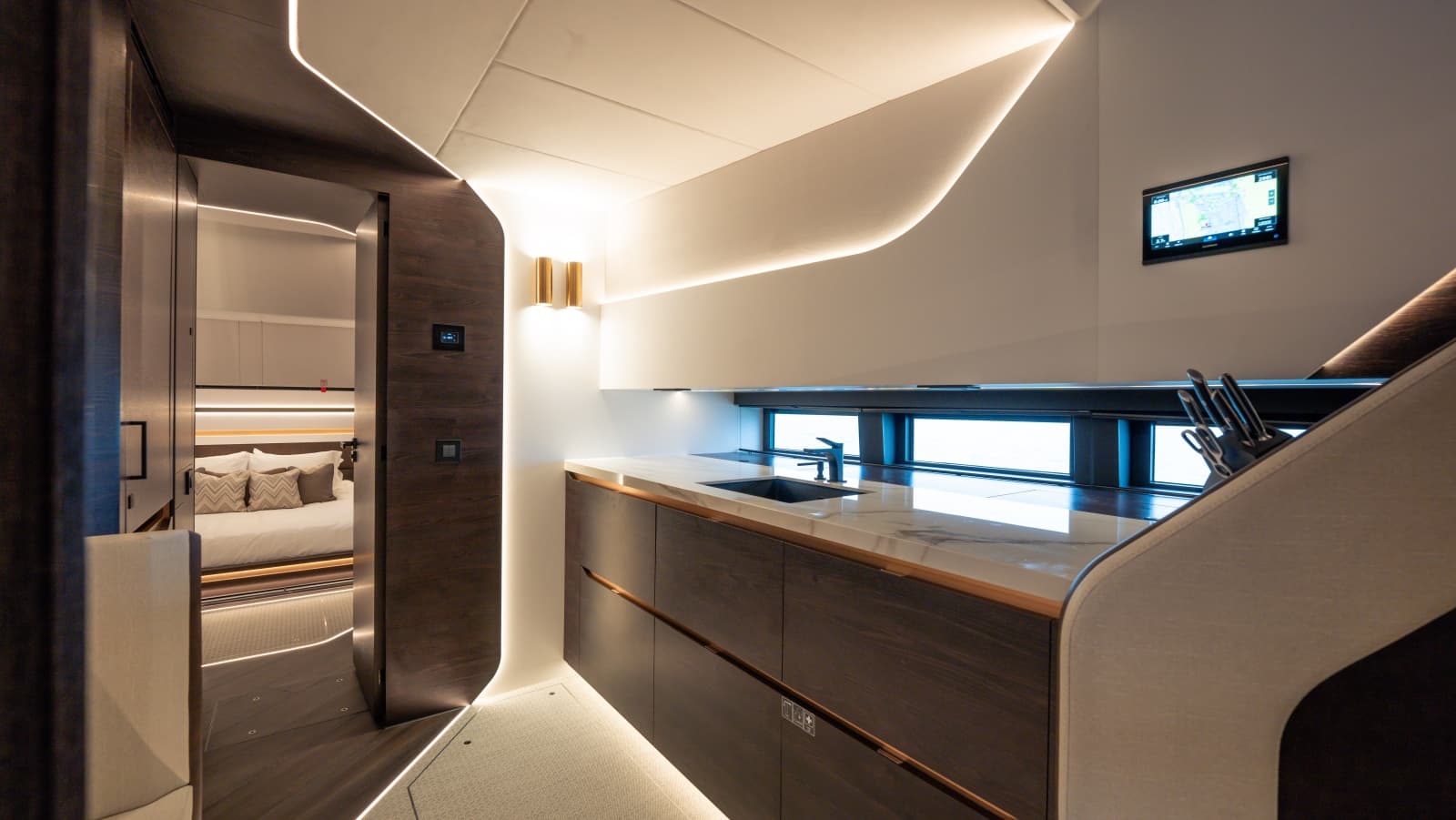 2026 Vanquish Yachts VQ70
