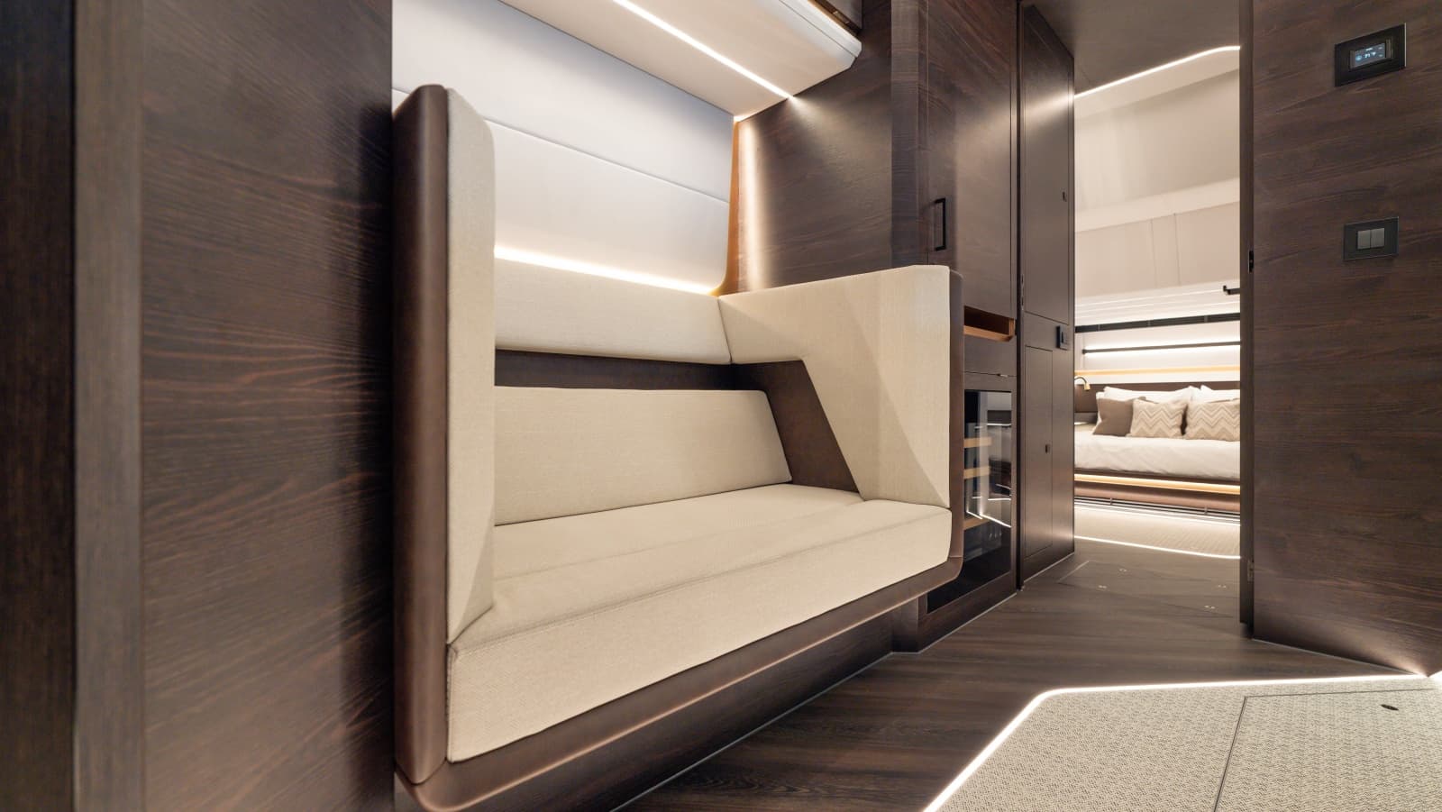 2026 Vanquish Yachts VQ70