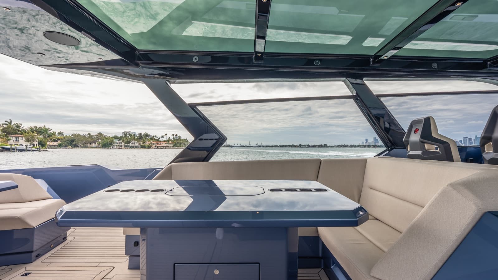 2026 Vanquish Yachts VQ70