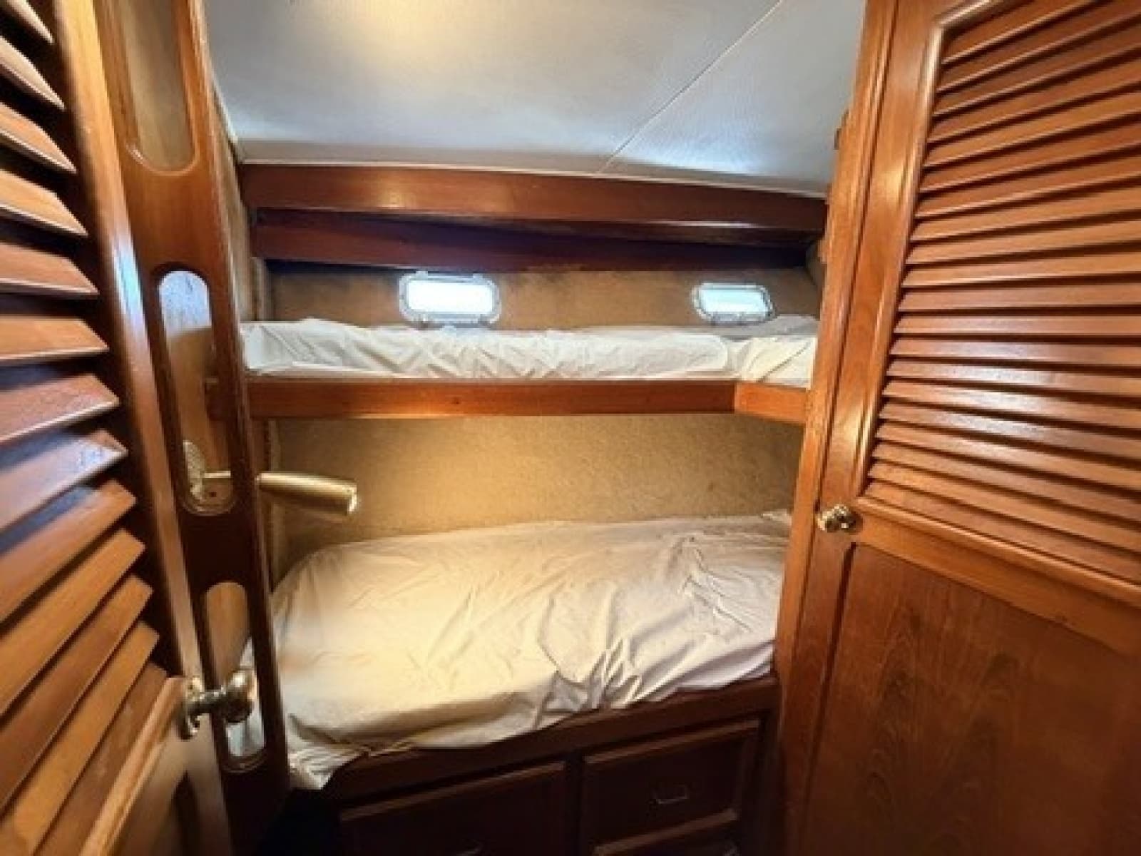 1984 Egg Harbor Sedan