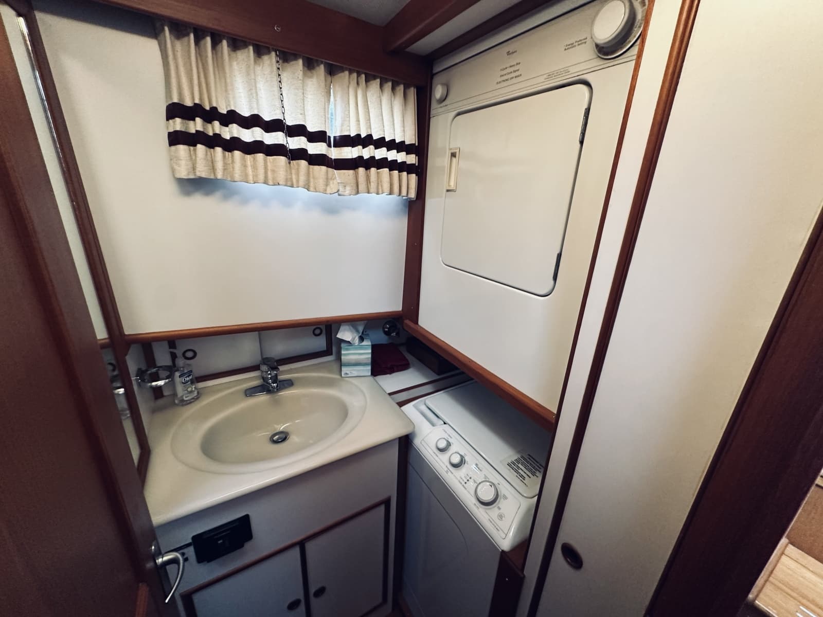 1998 Grand Banks Europa