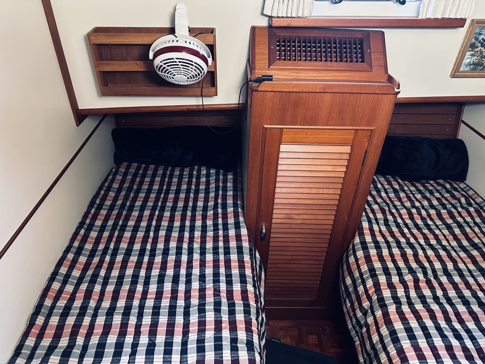 1998 Grand Banks Europa