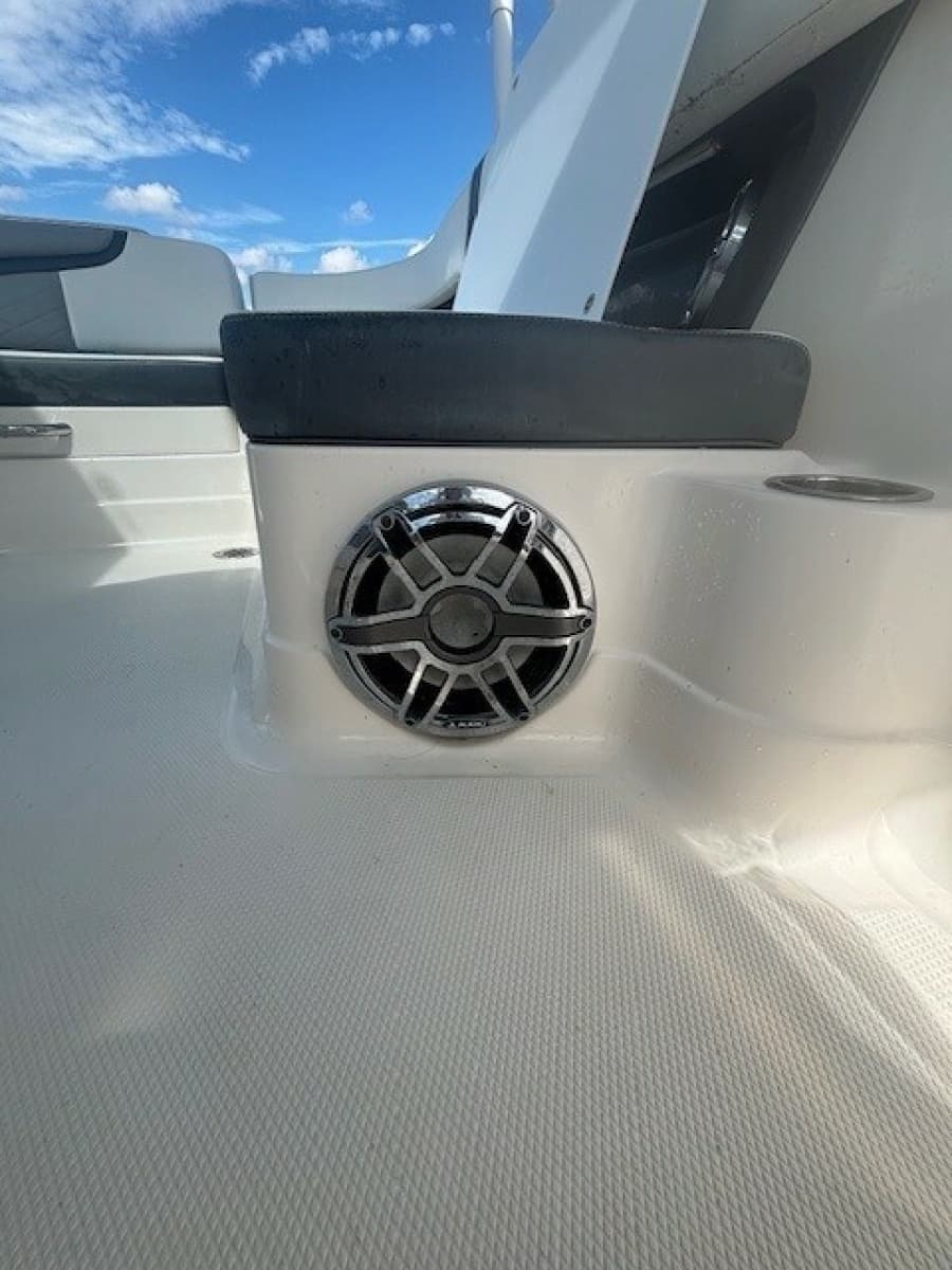 2021 Chaparral 28 OSX