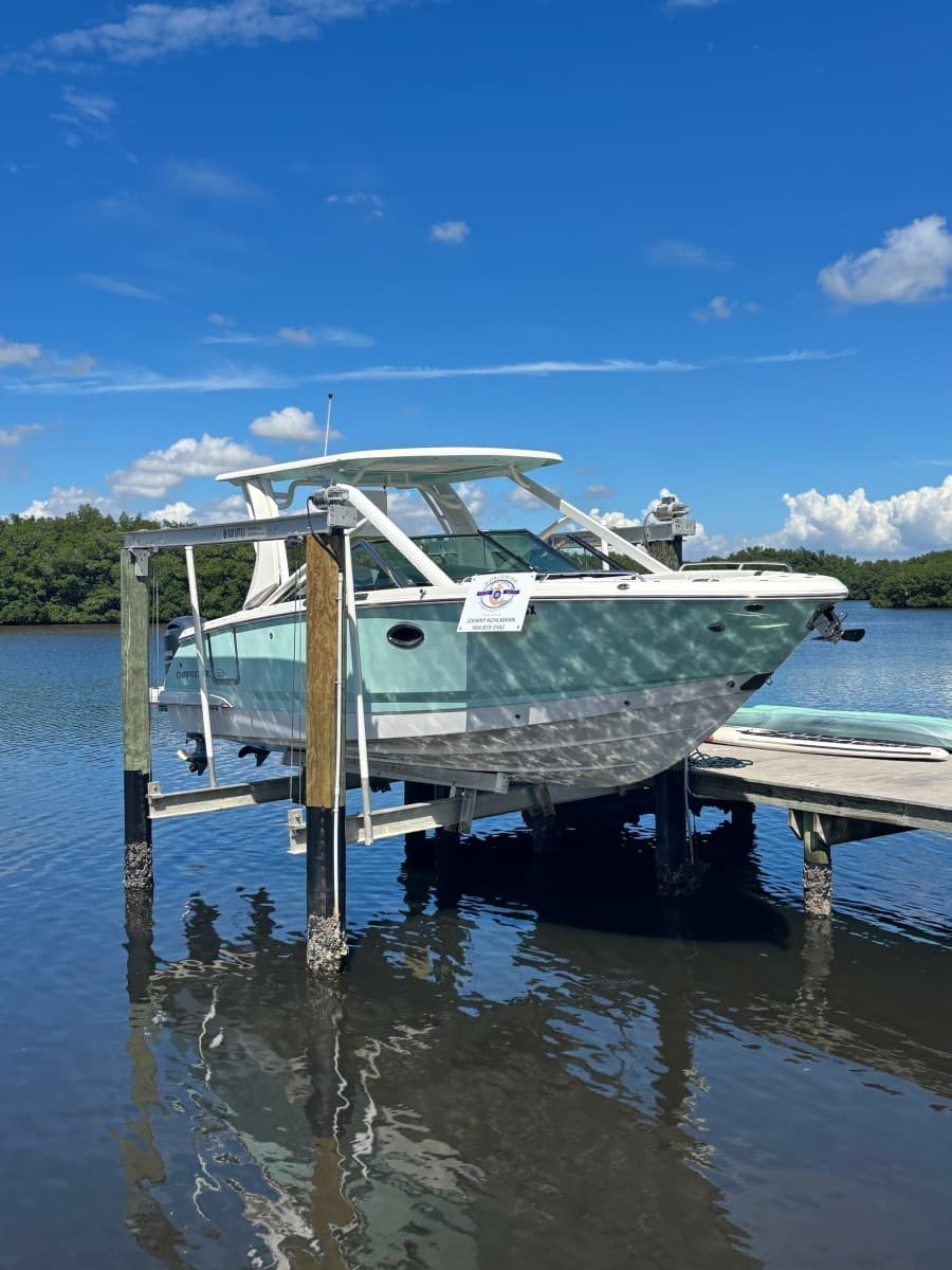 2021 Chaparral 28 OSX