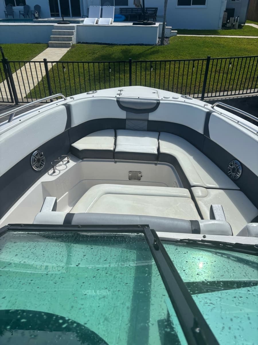 2021 Chaparral 28 OSX
