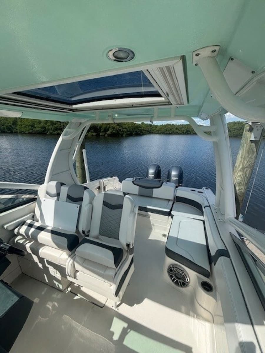 2021 Chaparral 28 OSX