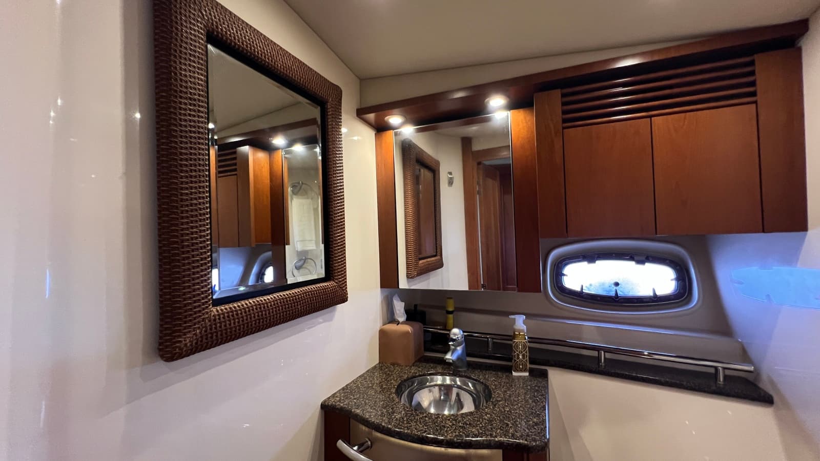 2006 Sea Ray 48 Sundancer