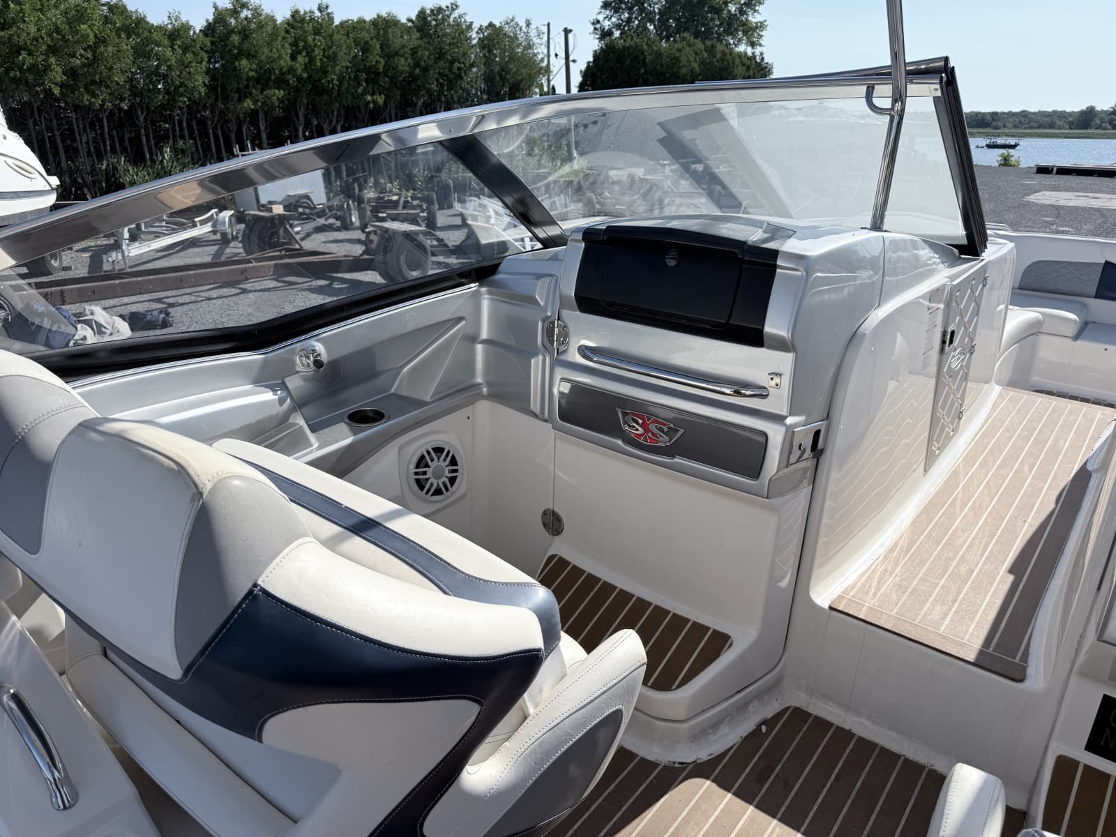 2012 Chaparral 327 SSX