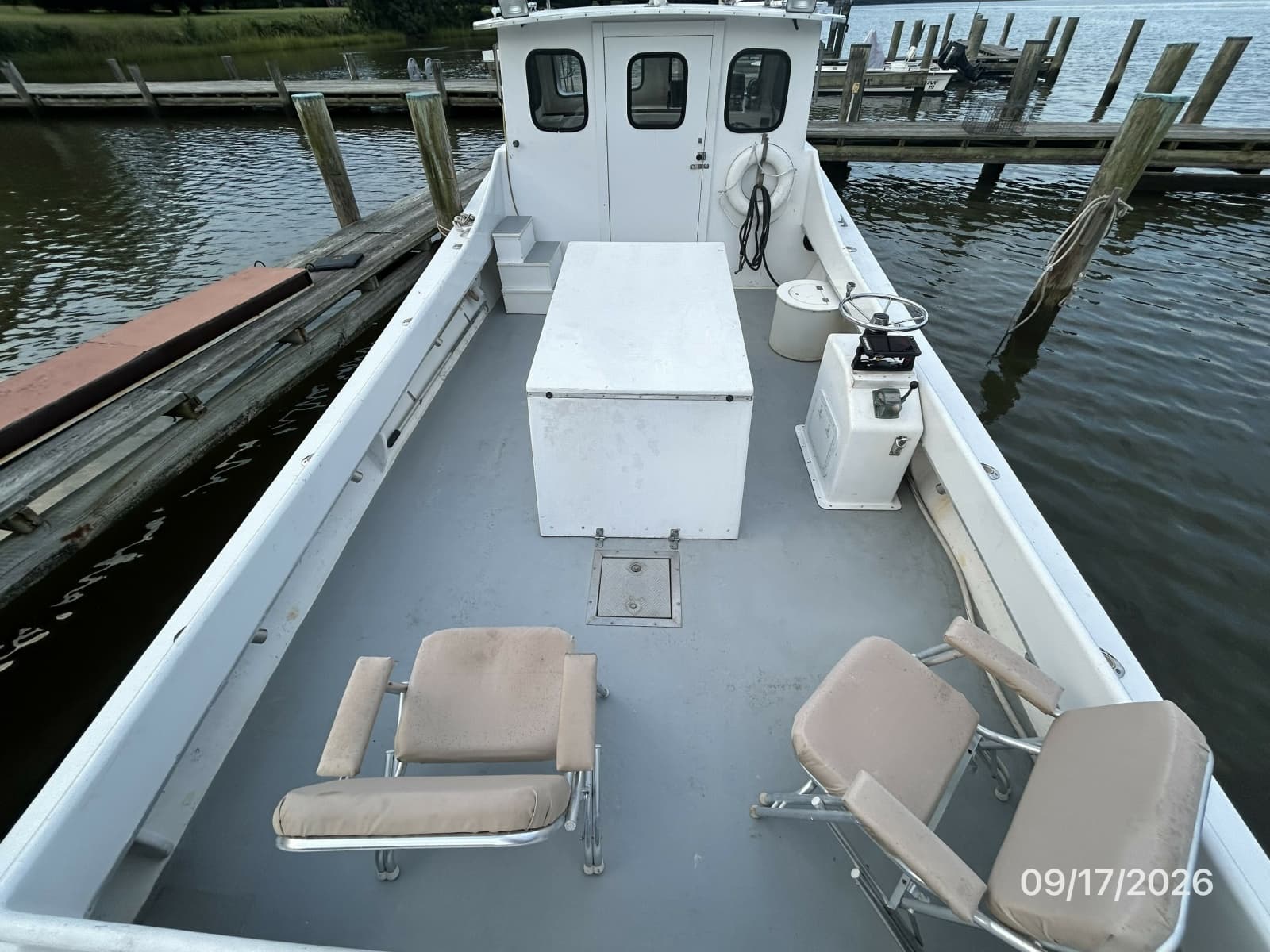 31' Markley/Big Jack cockpit forward