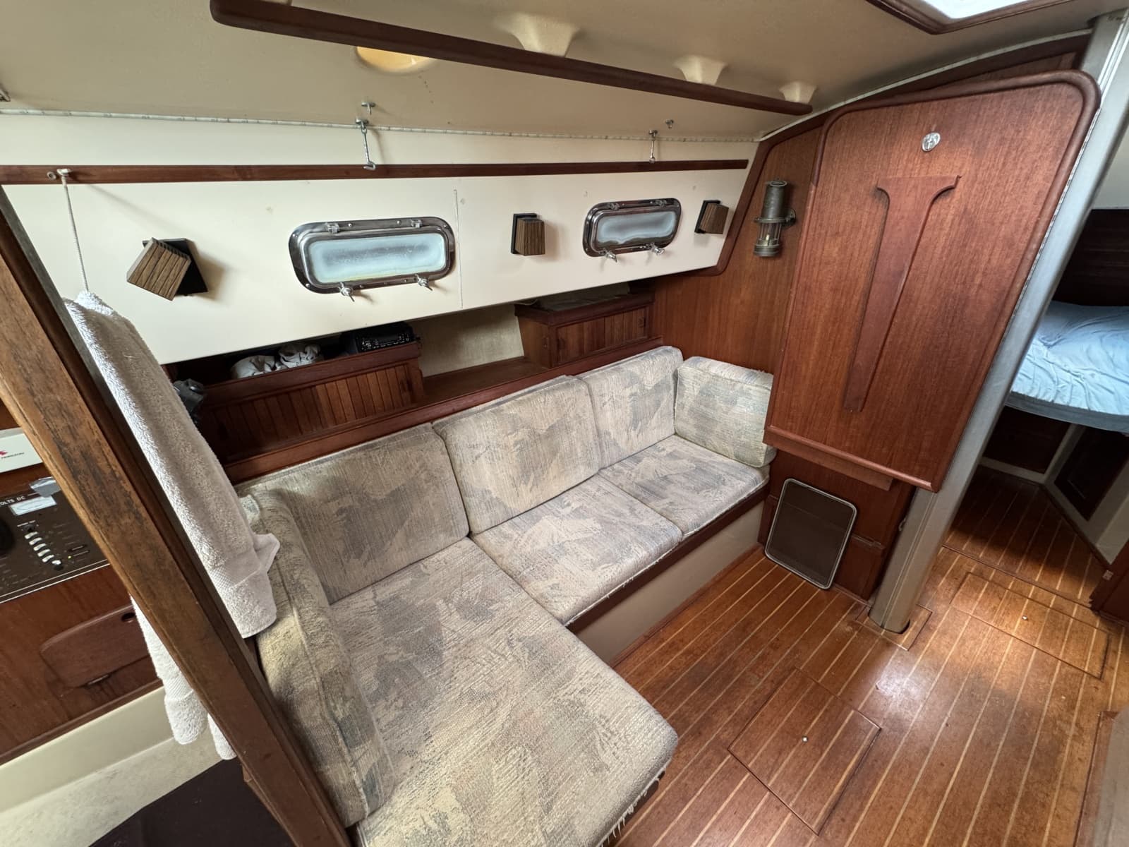 1994 Island Packet 32
