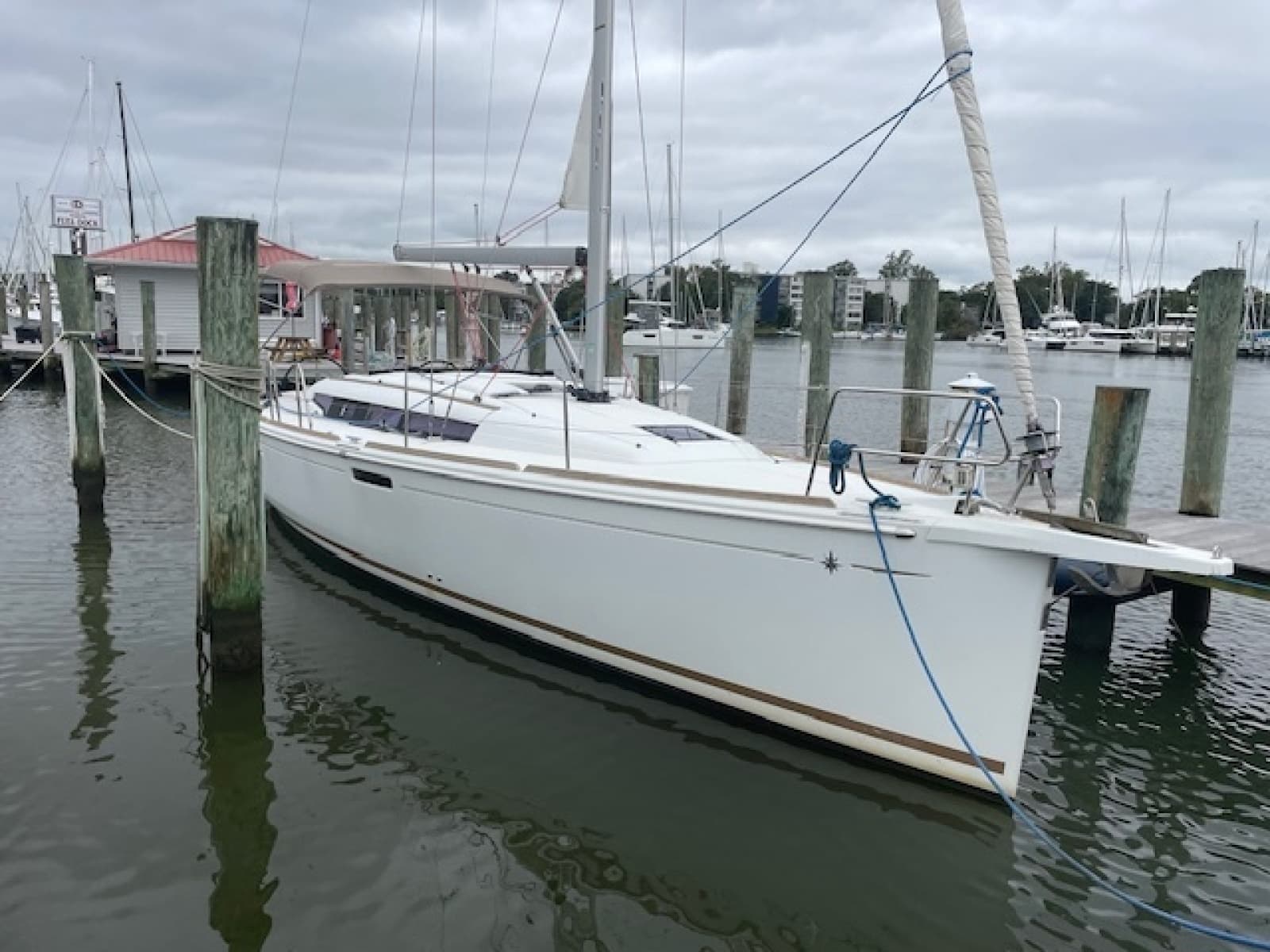 2017 Jeanneau 389