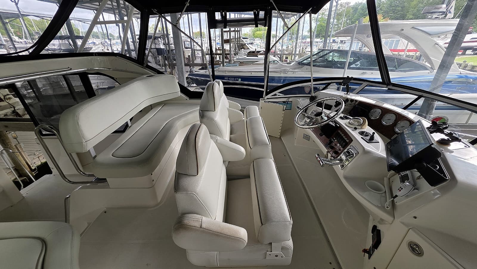 Flybridge Port