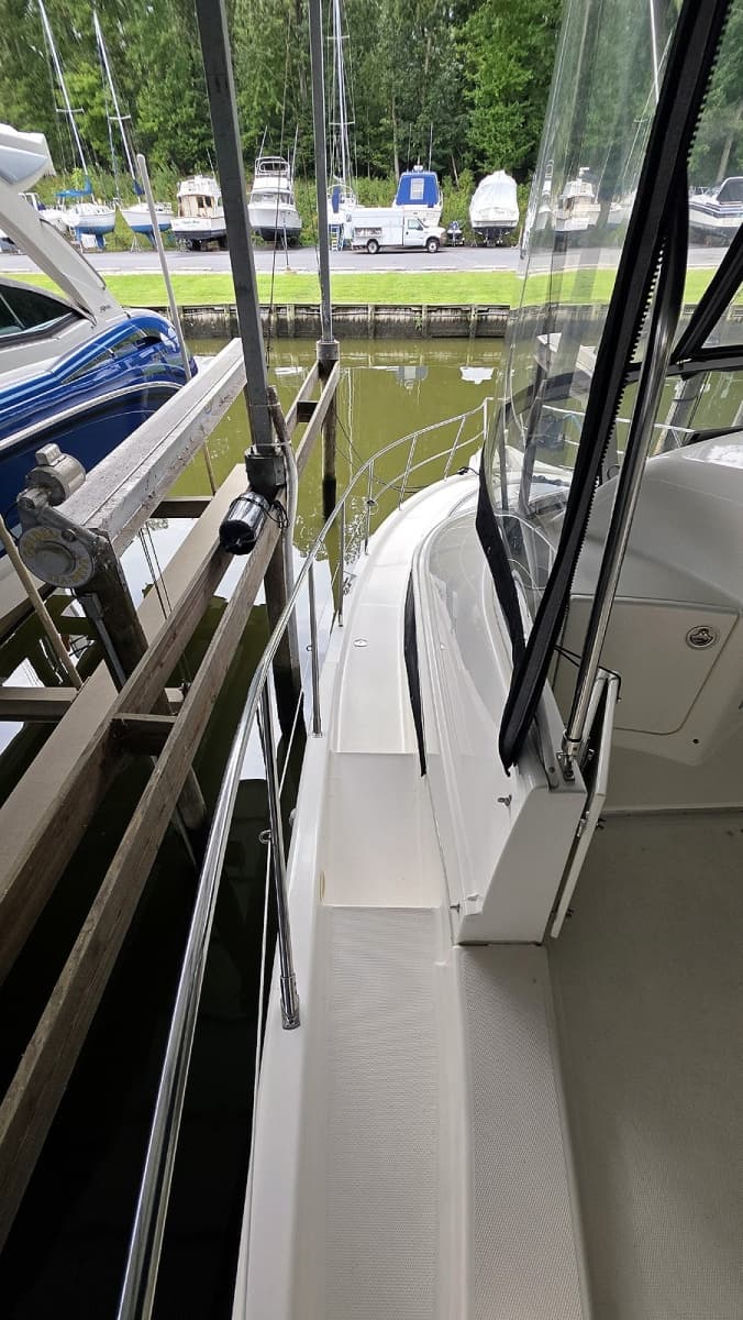 Side Walkway Port