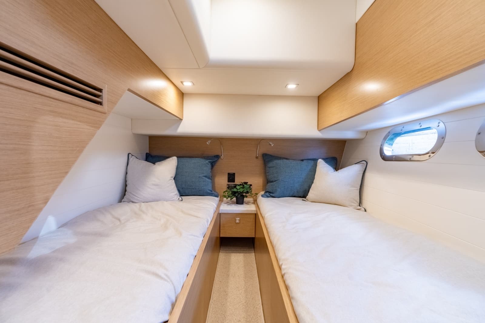 2027 Outback Yachts 50