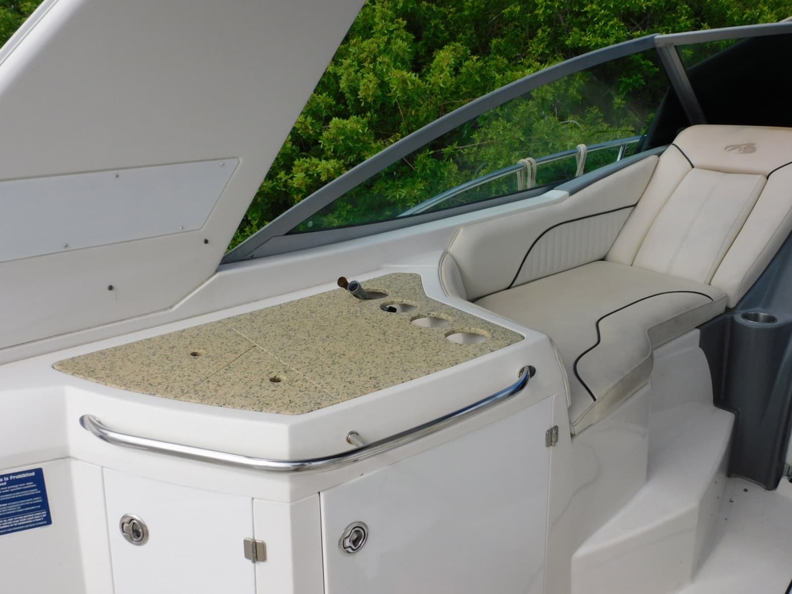 2007 Monterey 330 Sport Yacht