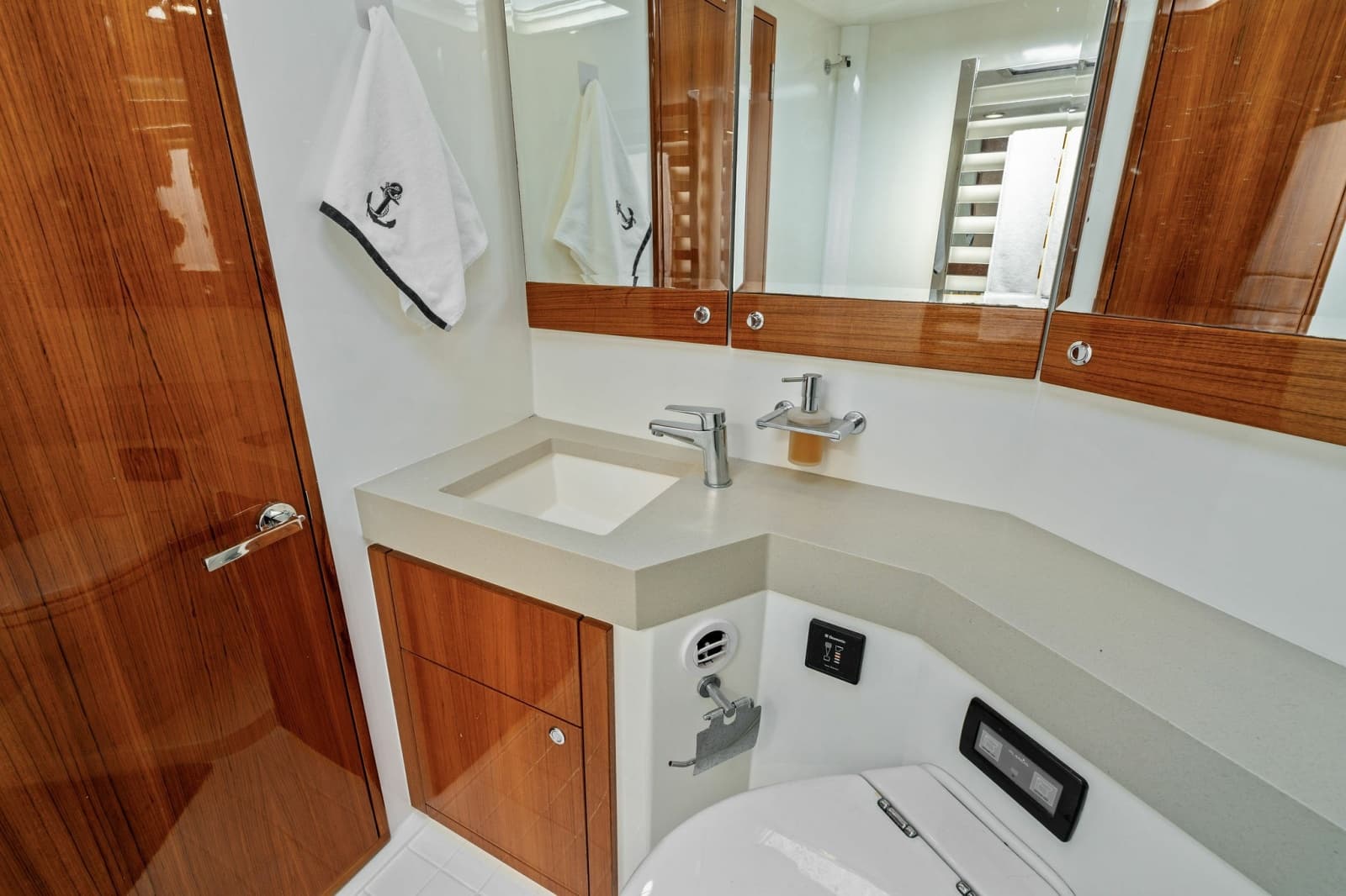 2016 Maritimo M58