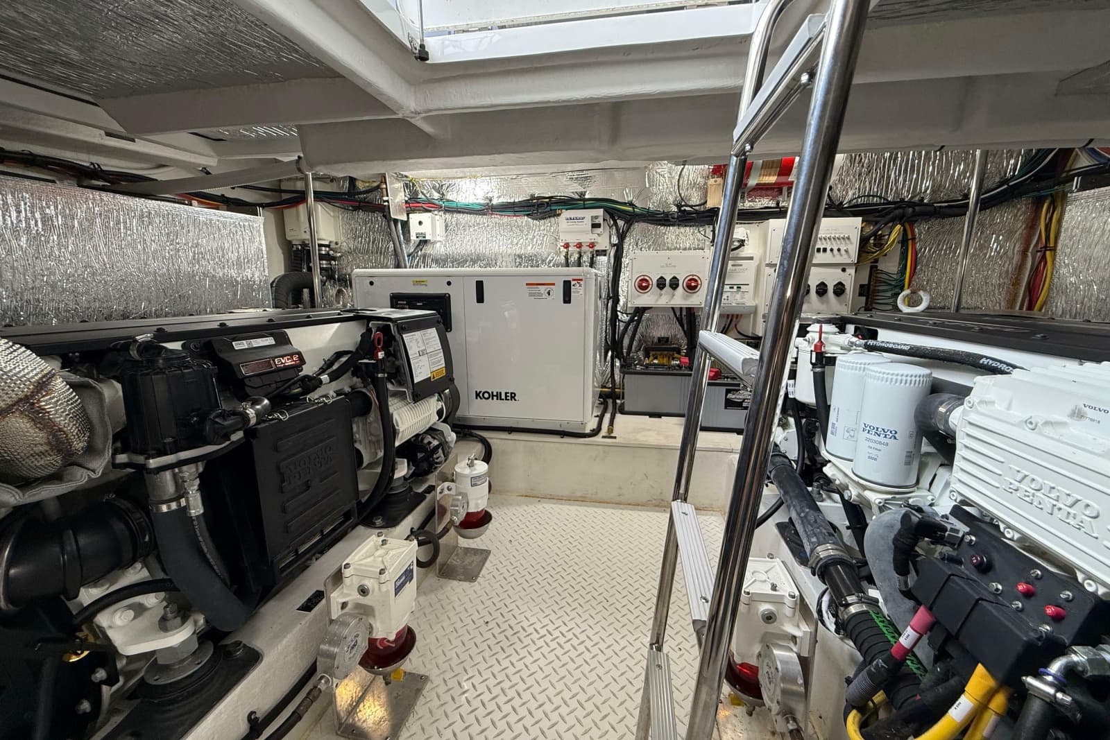 2023 Cruisers Yachts 42 Cantius