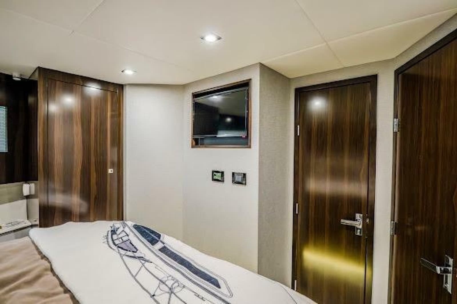 2023 Cruisers Yachts 42 Cantius