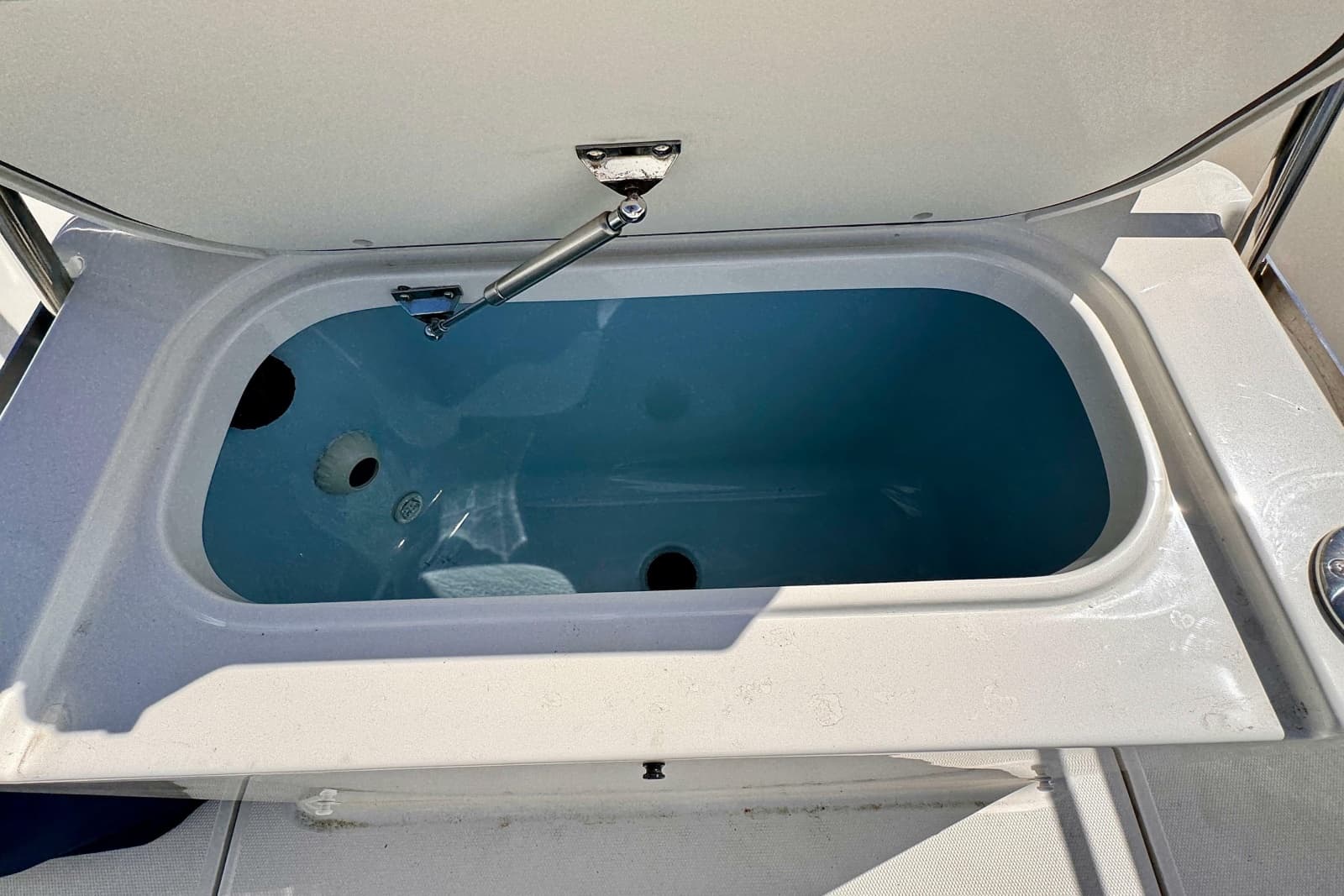 2022 Boston Whaler 220 Dauntless