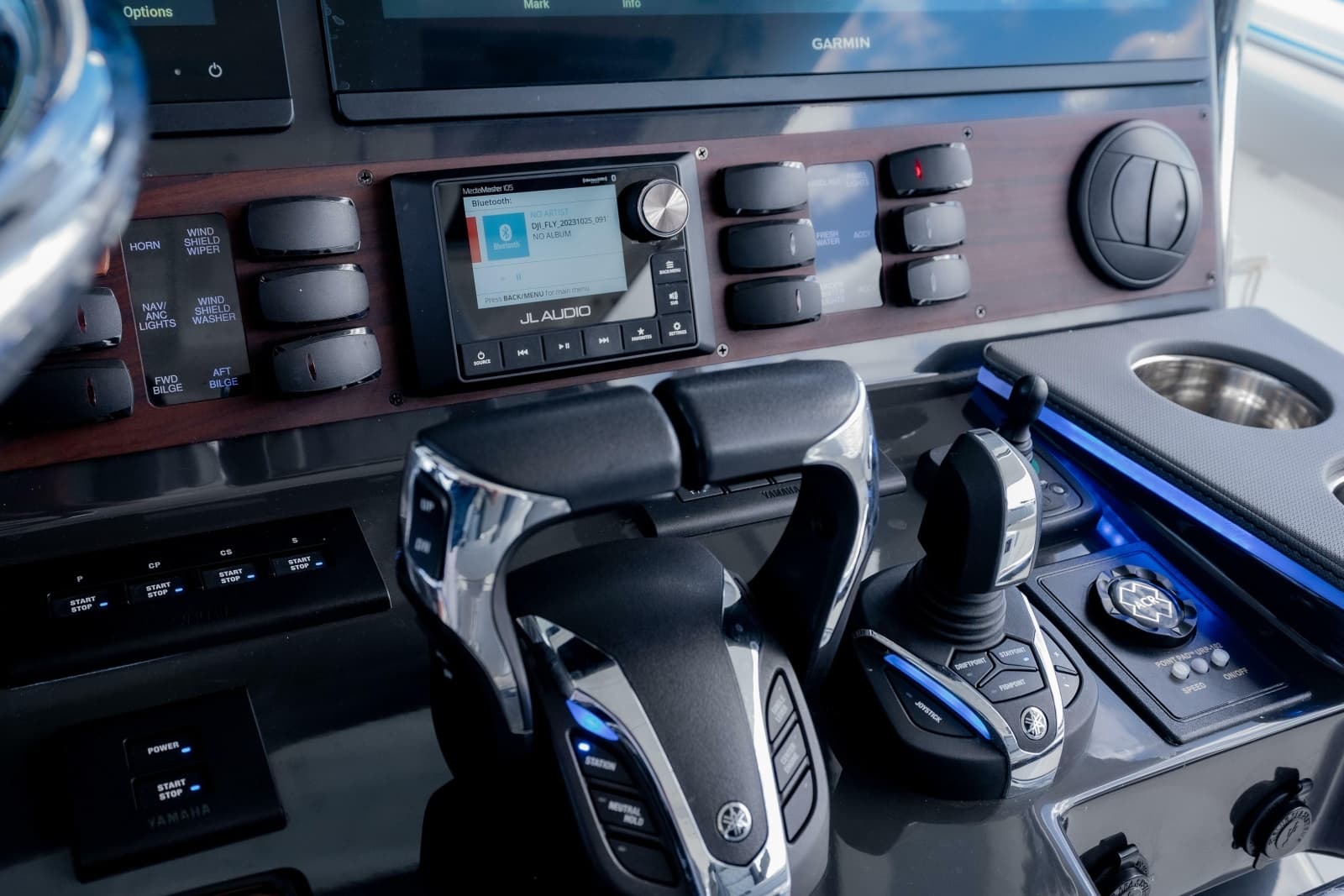 2022 Pursuit S 428 Sport