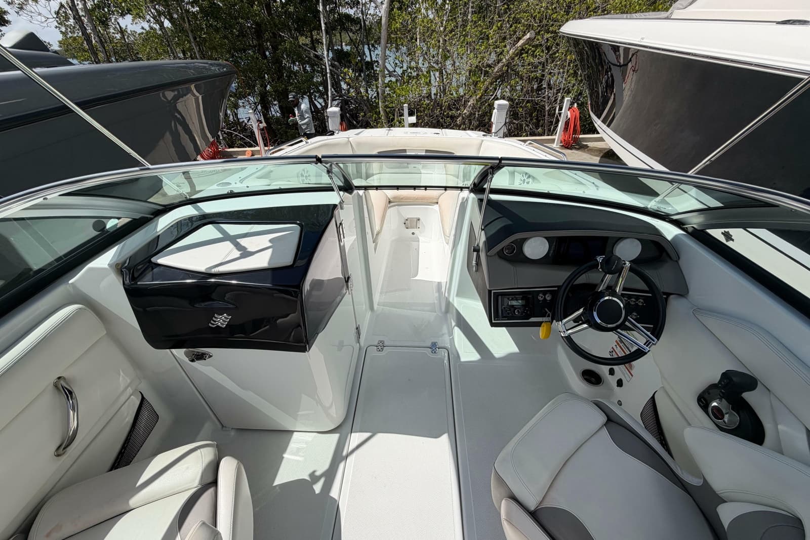 2021 Four Winns HD3