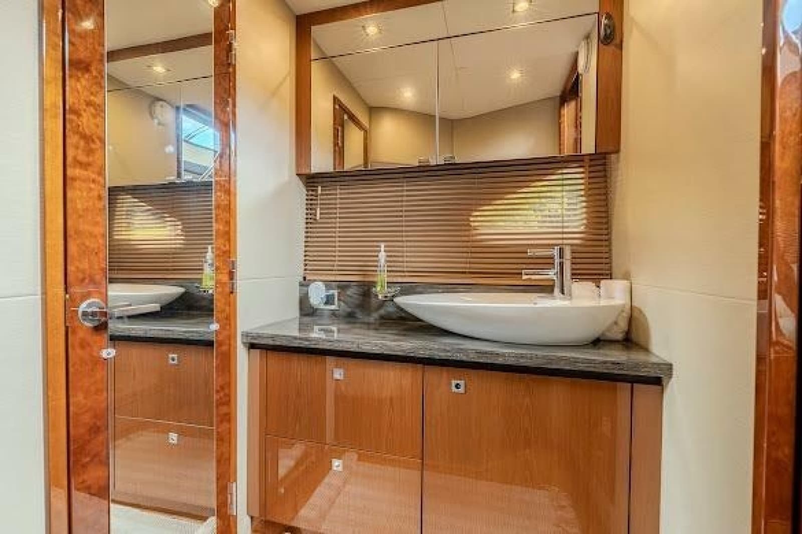 2016 Sea Ray Sundancer 510