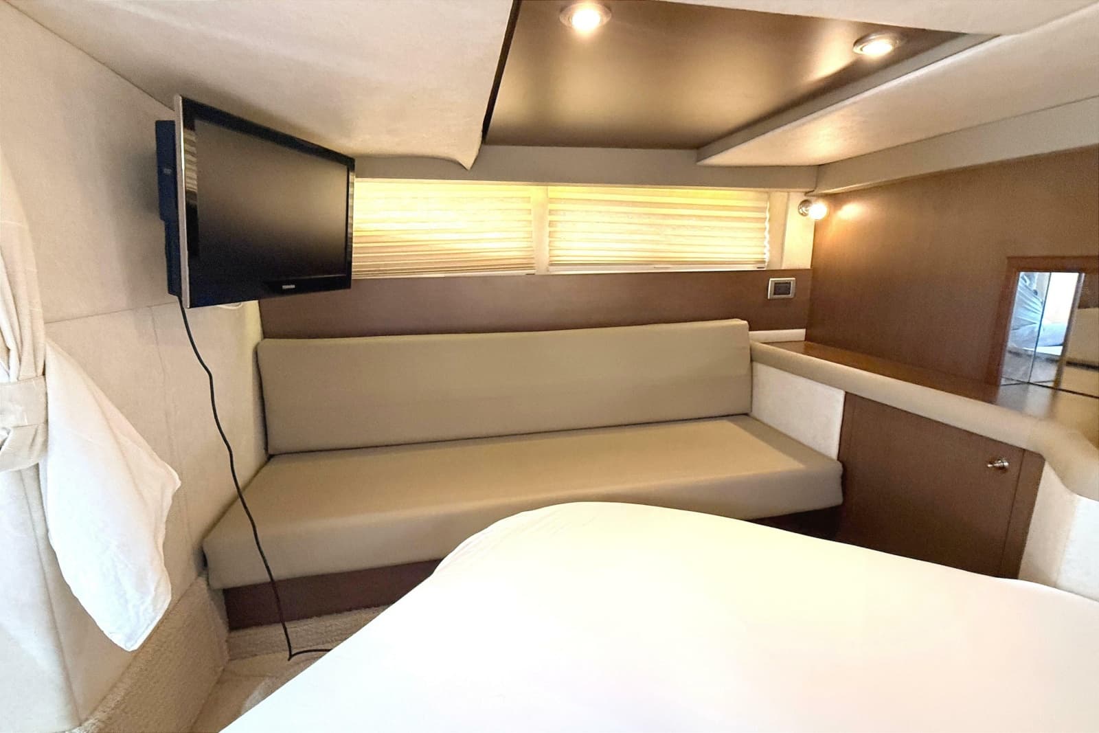 2013 Sea Ray 370 Venture