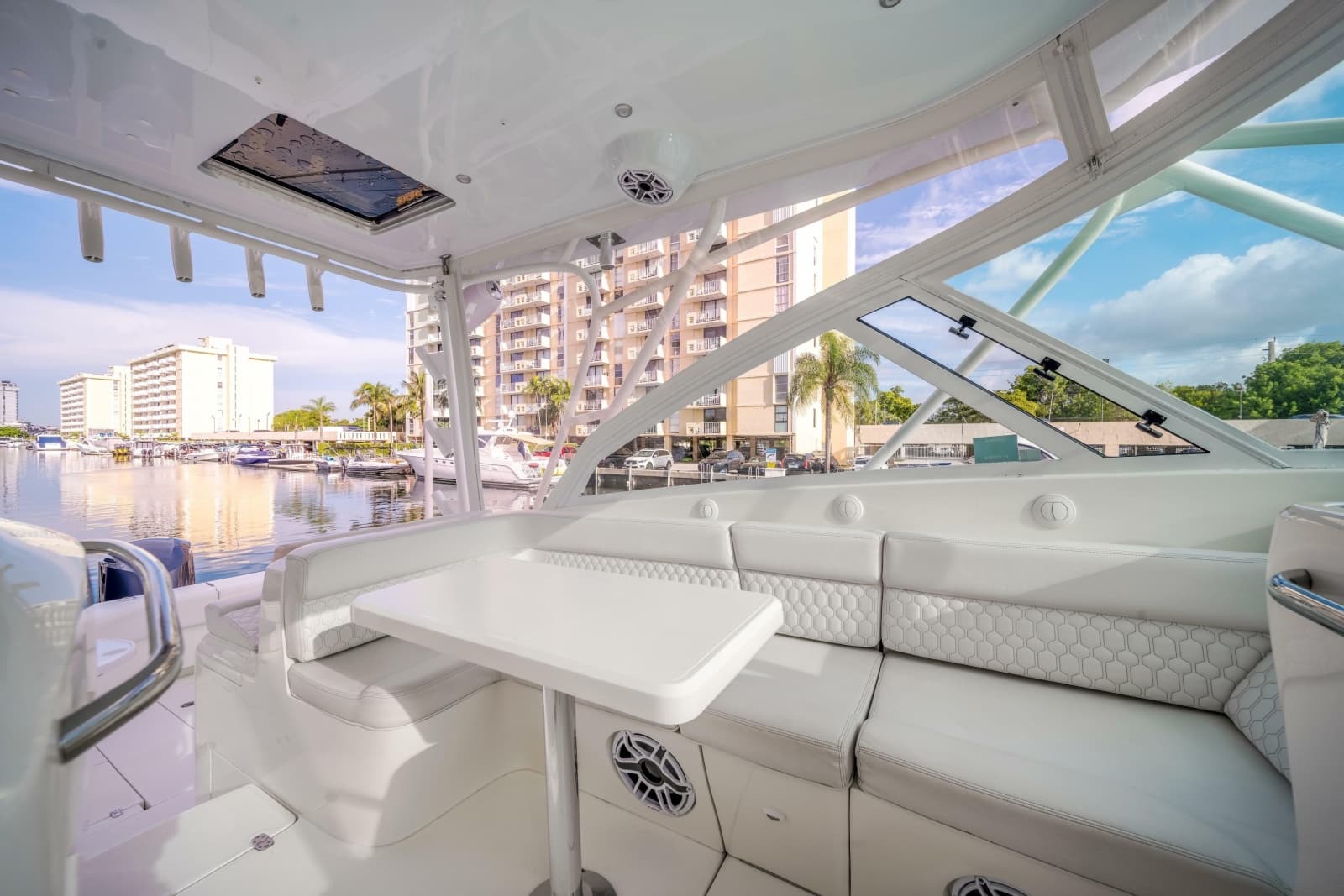2011 SeaVee 430 Sportfish Express