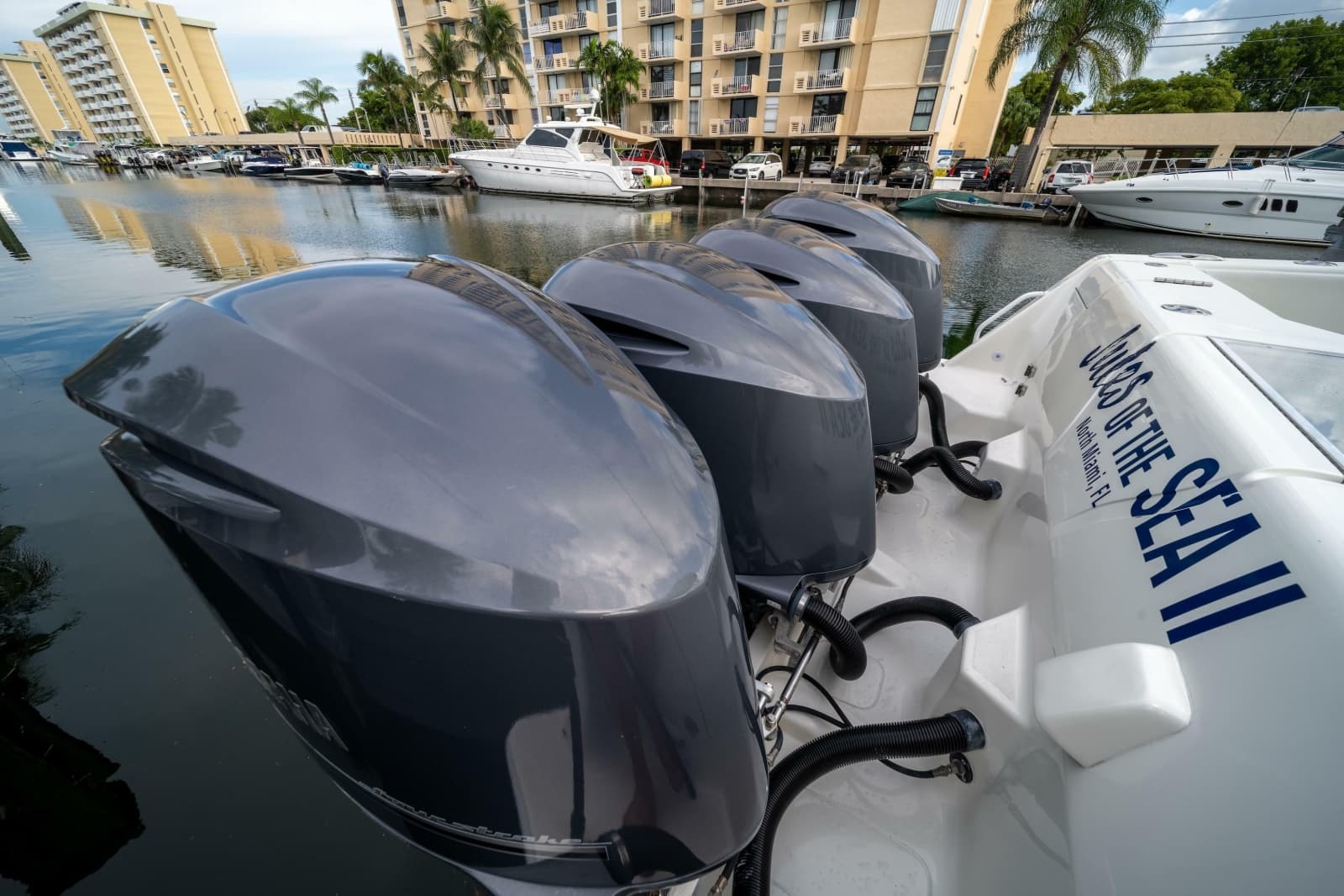 2011 SeaVee 430 Sportfish Express