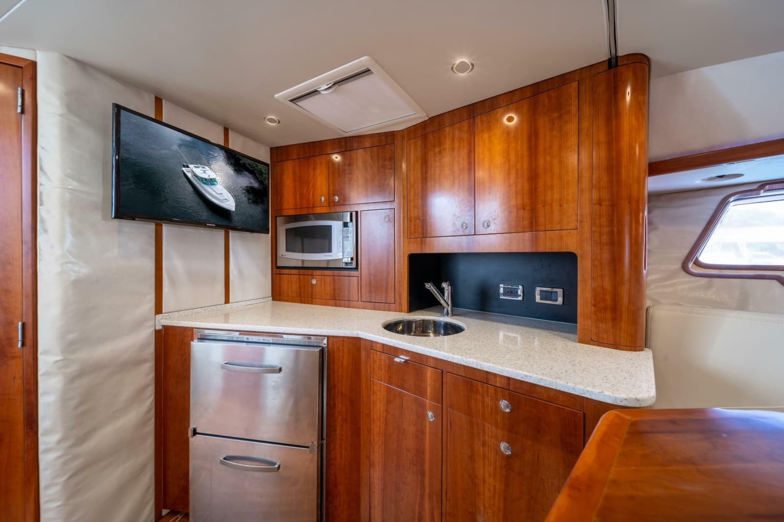 2011 SeaVee 430 Sportfish Express