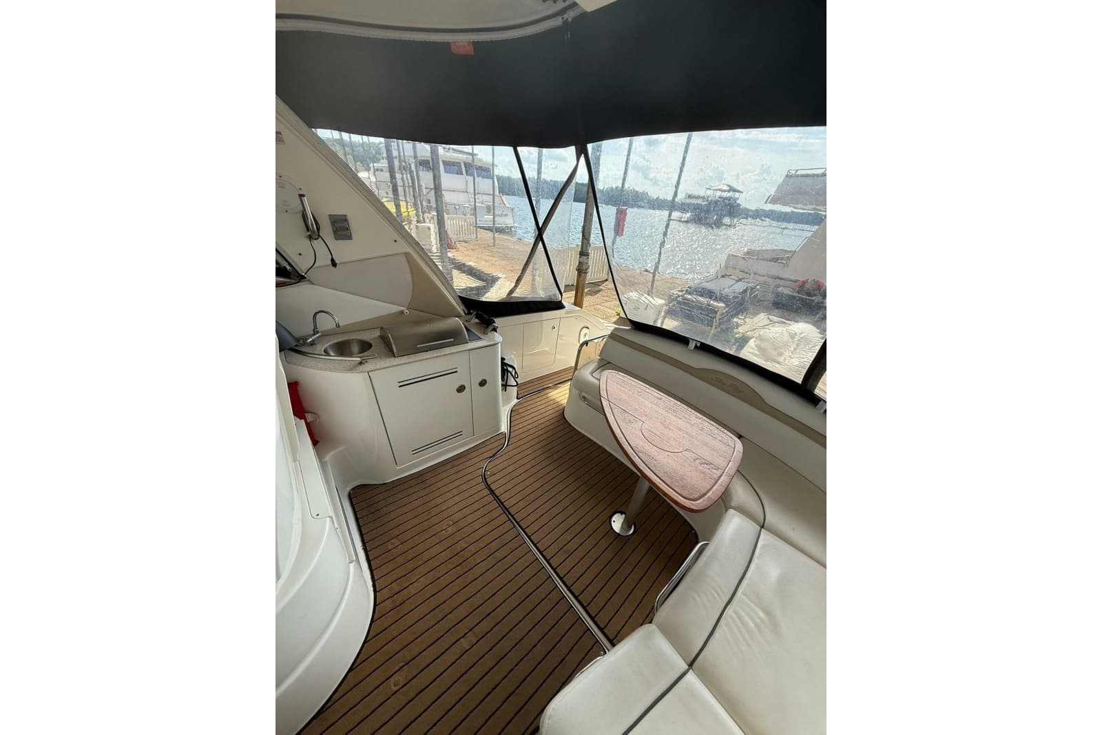 2009 Sea Ray Sundancer 350