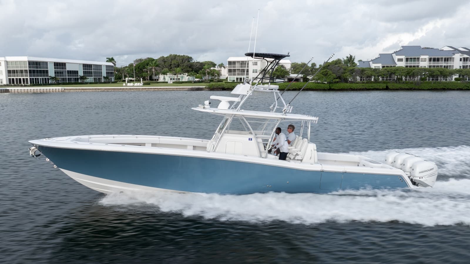 2018 Invincible 42