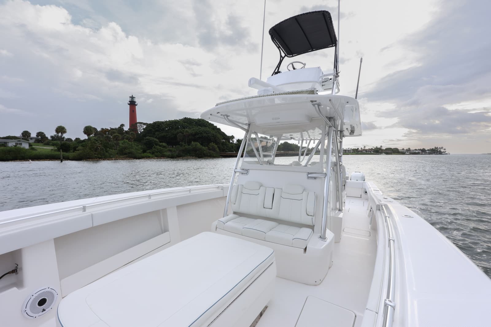 2018 Invincible 42
