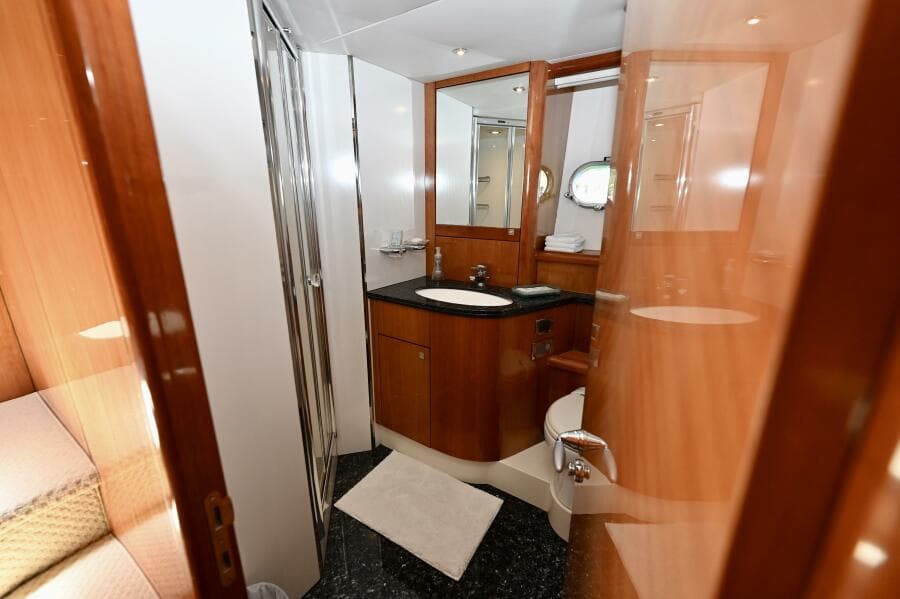 2005 Sunseeker Yacht